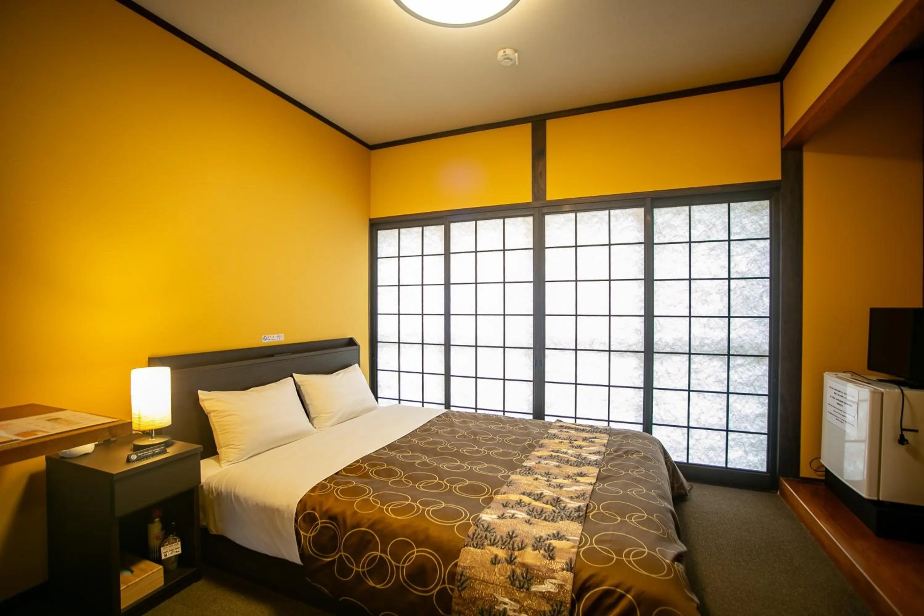 Photo of the whole room, Bed in Yufuin Lamp no Yado