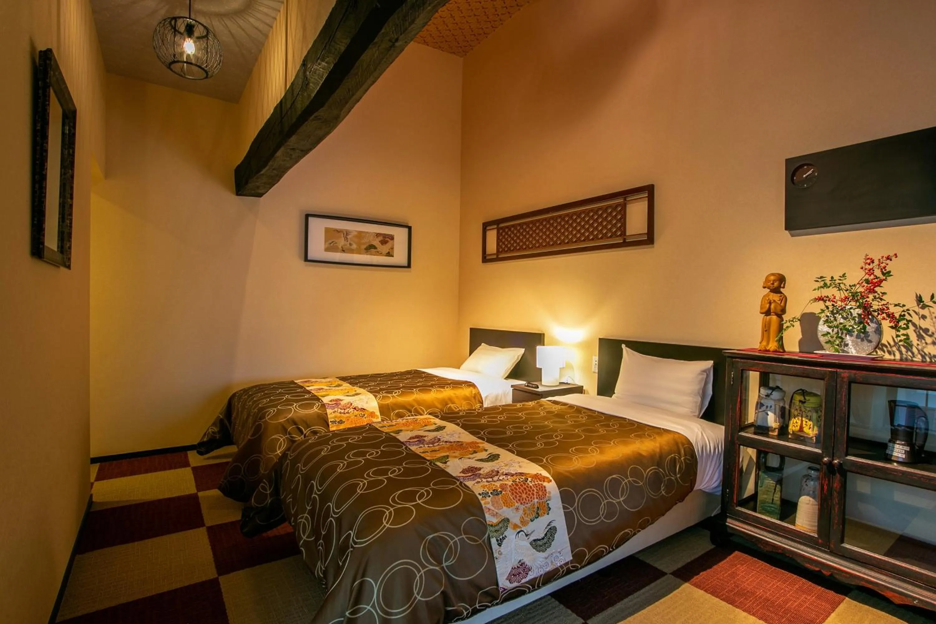 Bed in Yufuin Lamp no Yado