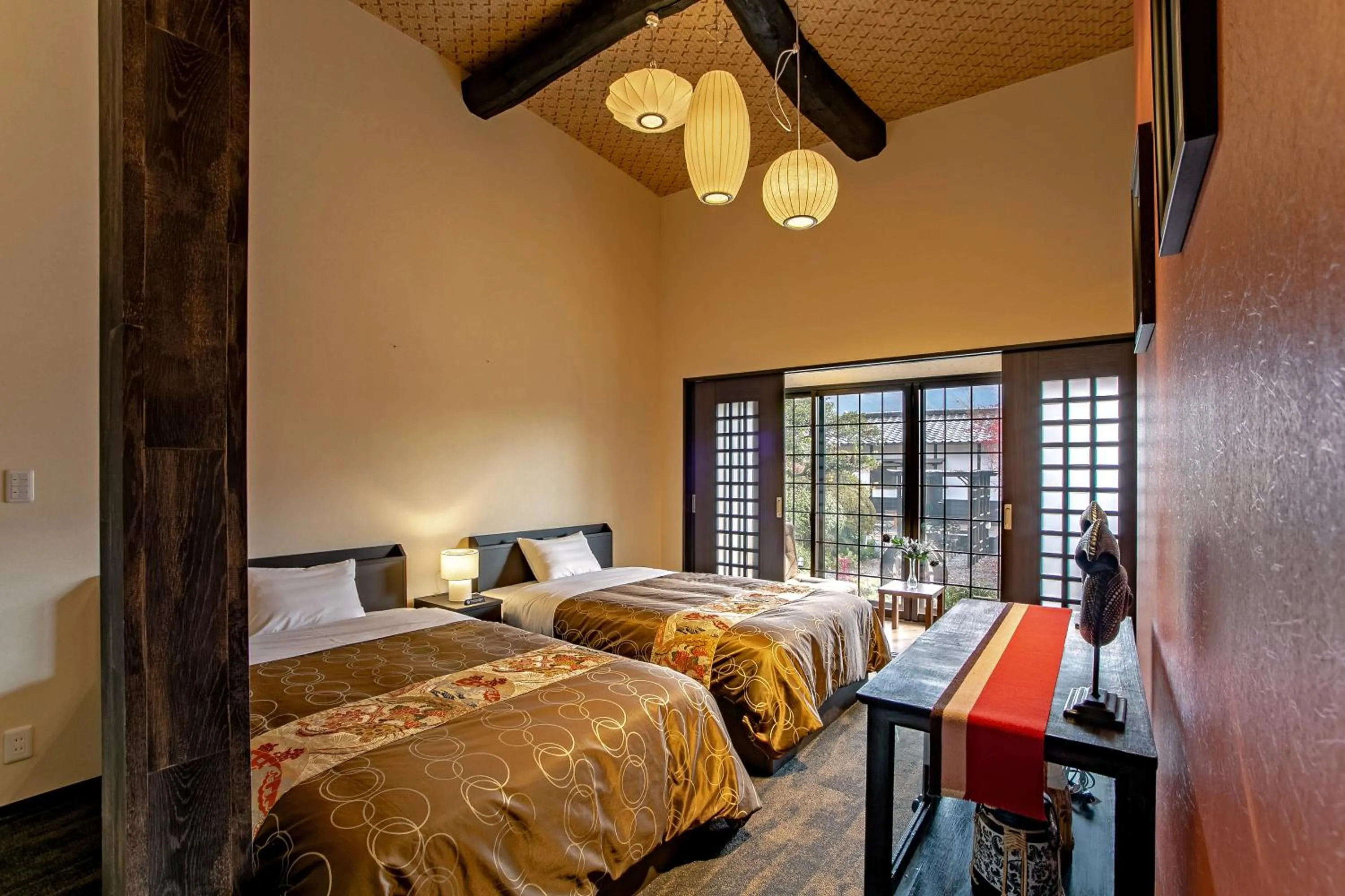 Photo of the whole room, Bed in Yufuin Lamp no Yado