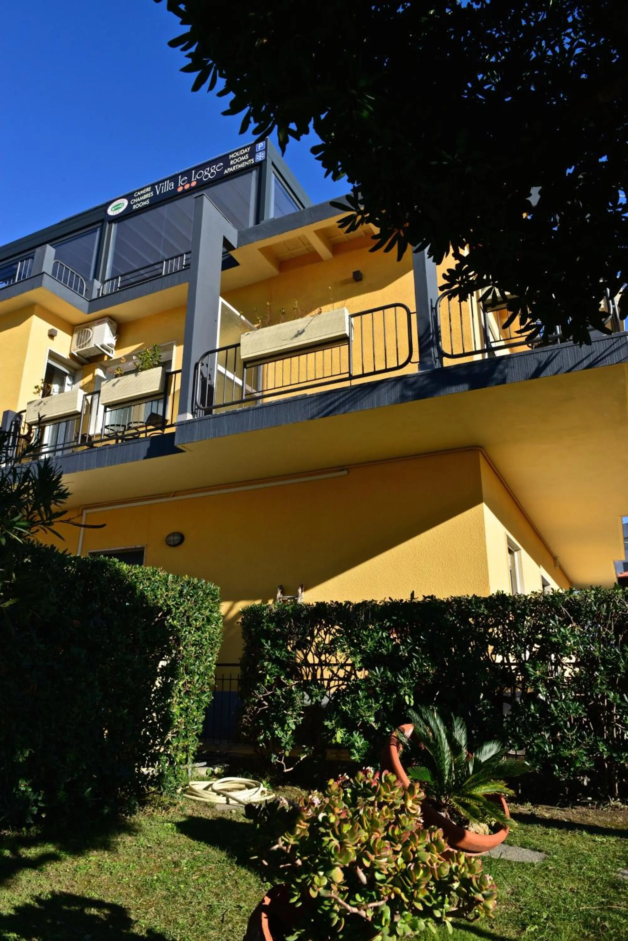 Facade/entrance in Villa Le Logge