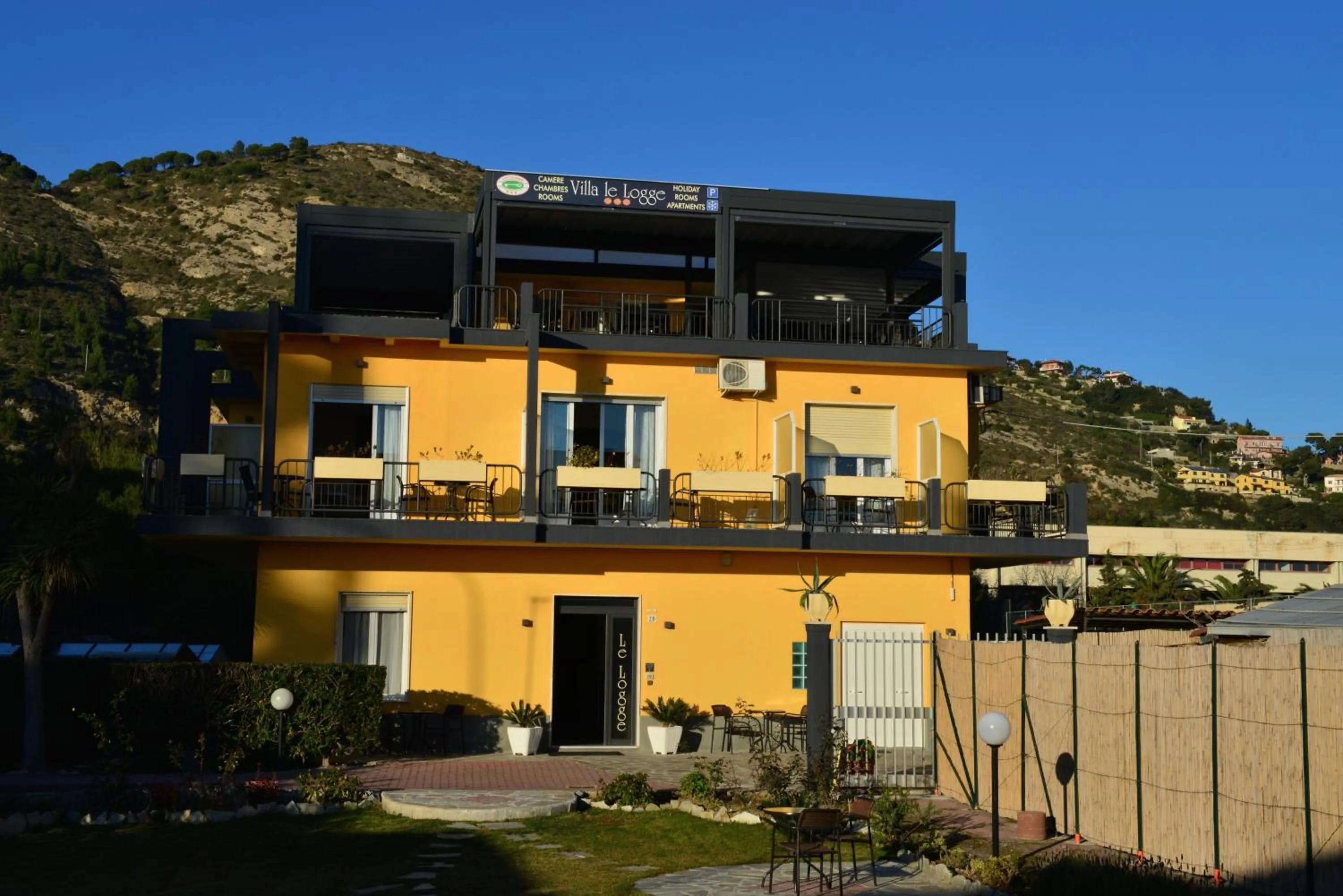 Facade/entrance in Villa Le Logge