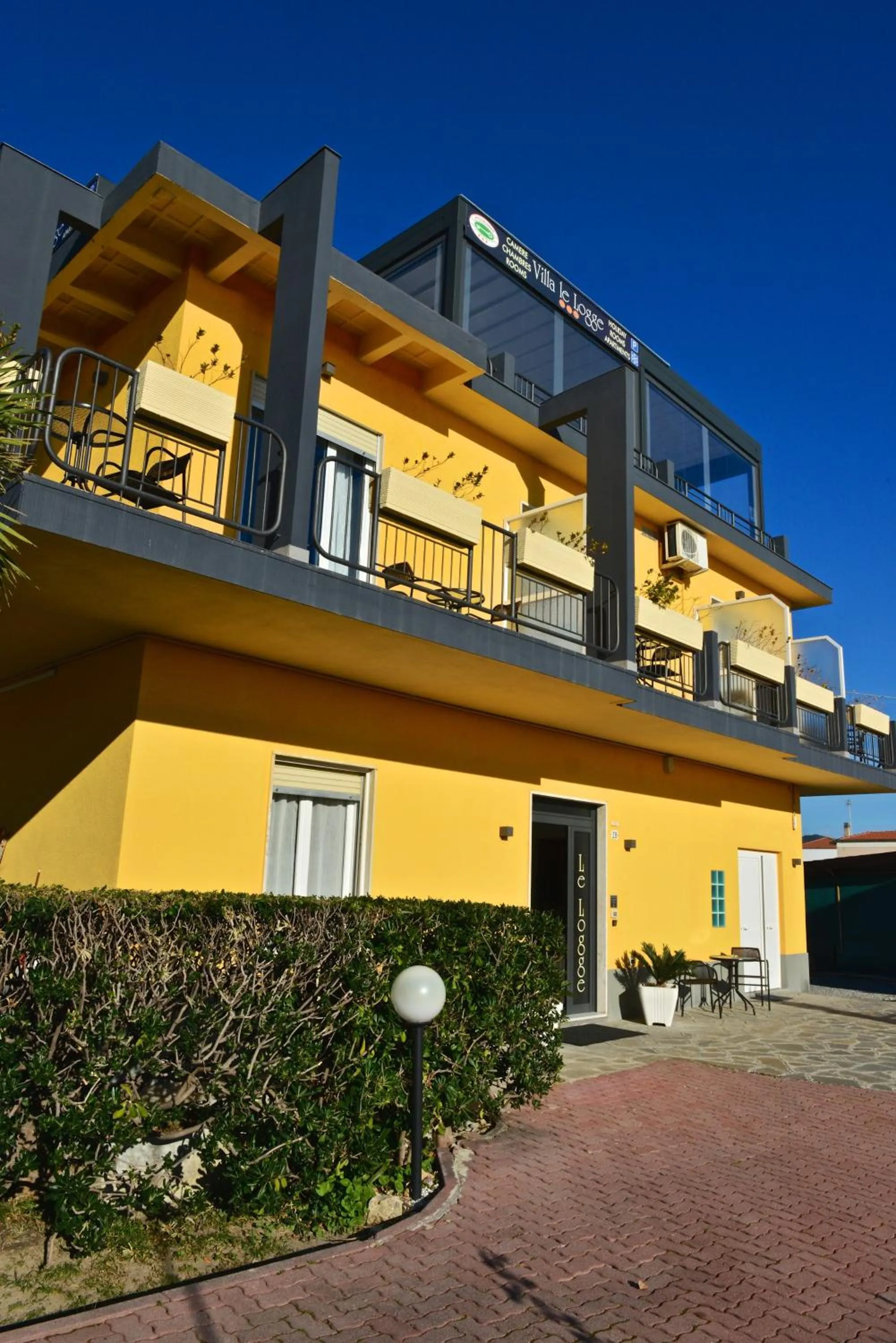 Facade/entrance in Villa Le Logge