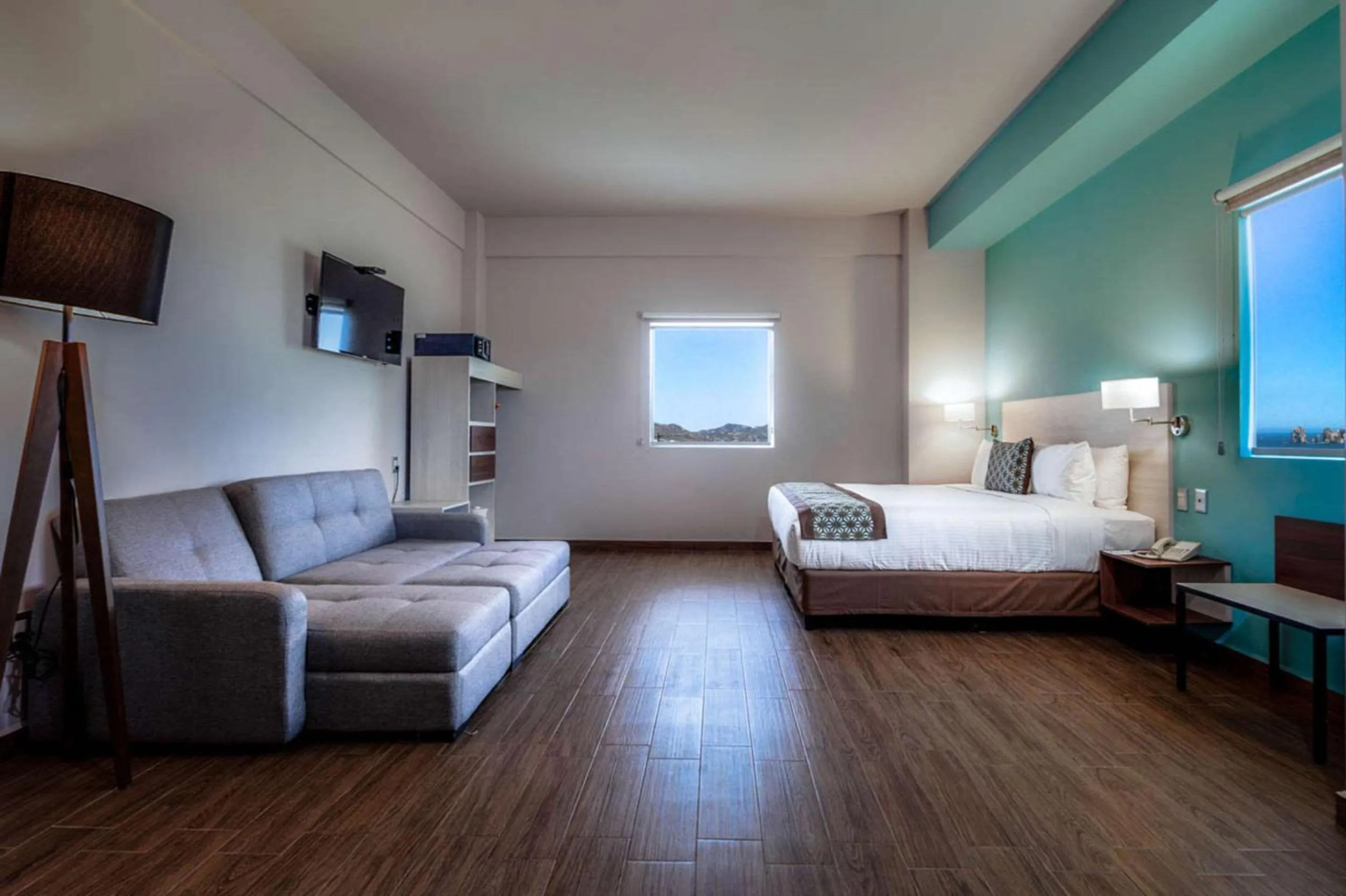 Bed in Comfort Inn & Suites Los Cabos