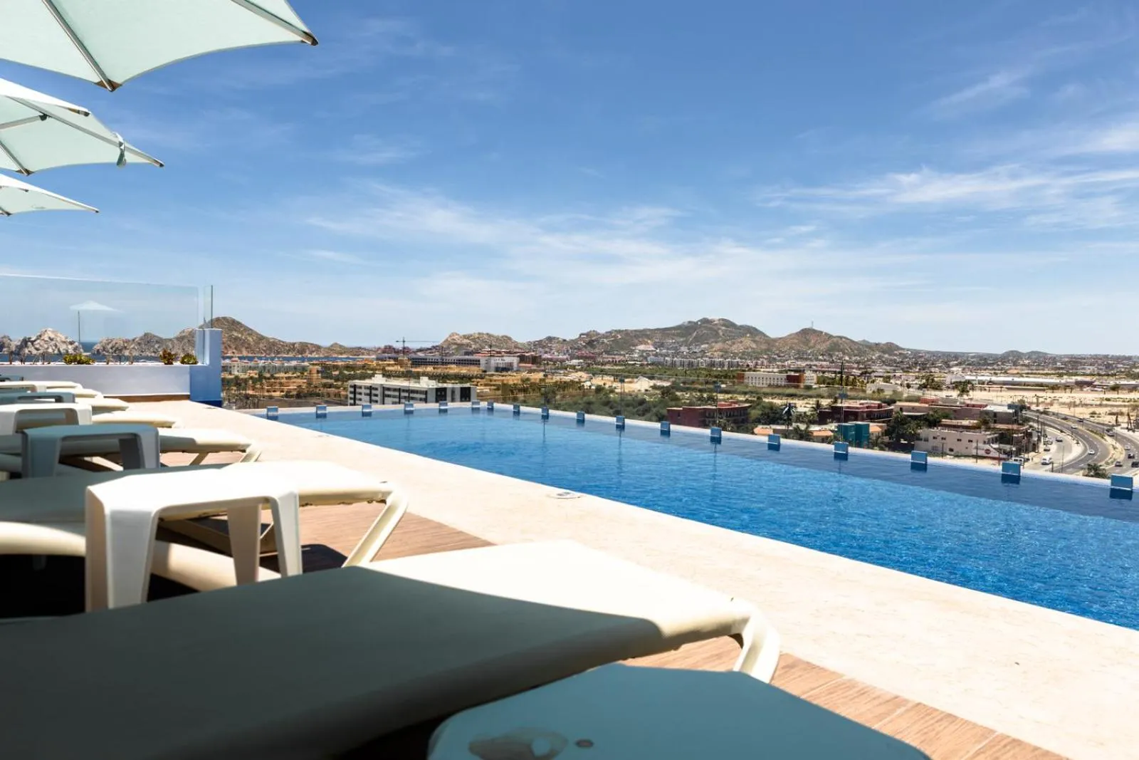 Swimming pool in Comfort Inn & Suites Los Cabos