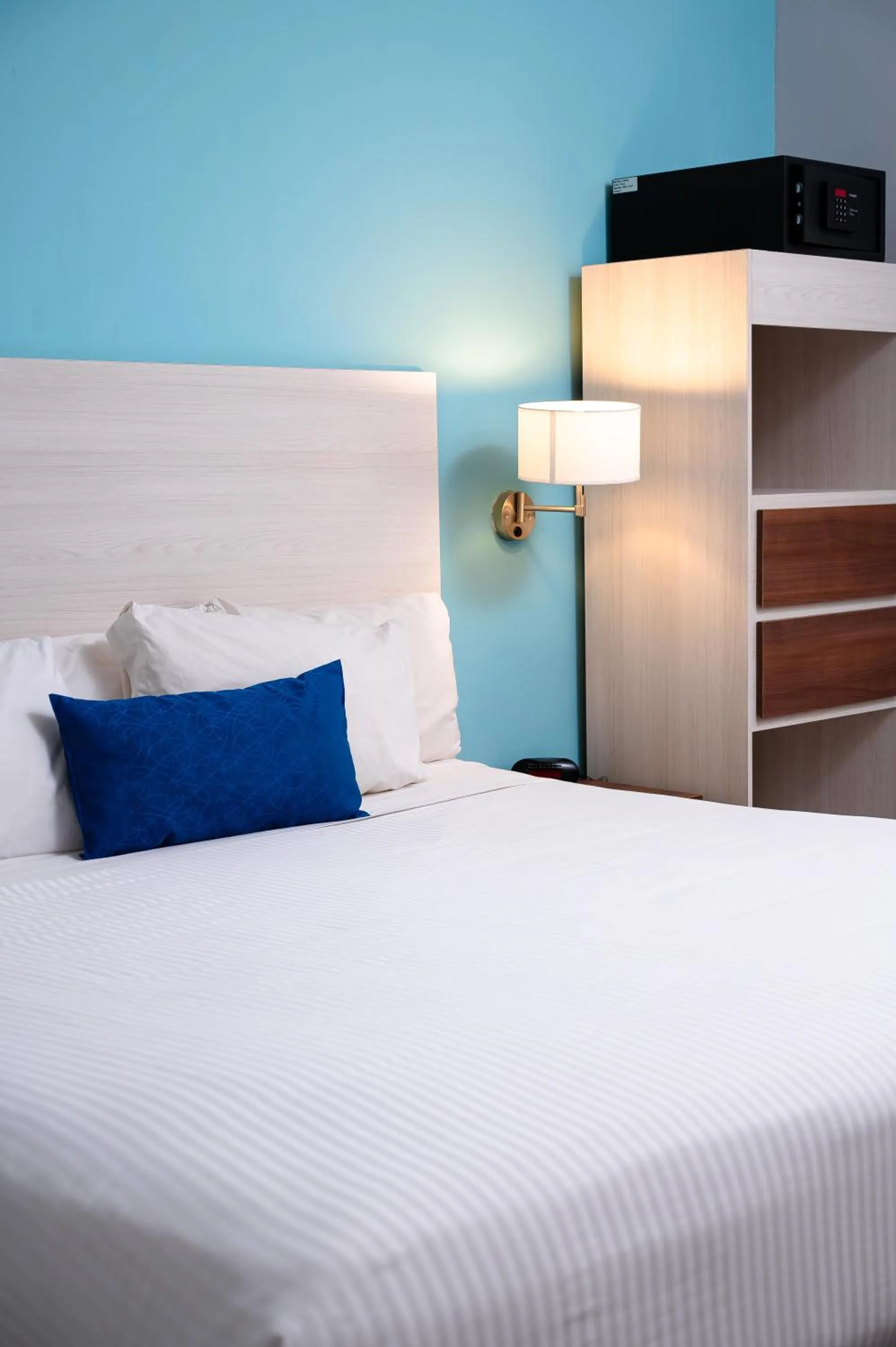 Bed in Comfort Inn & Suites Los Cabos