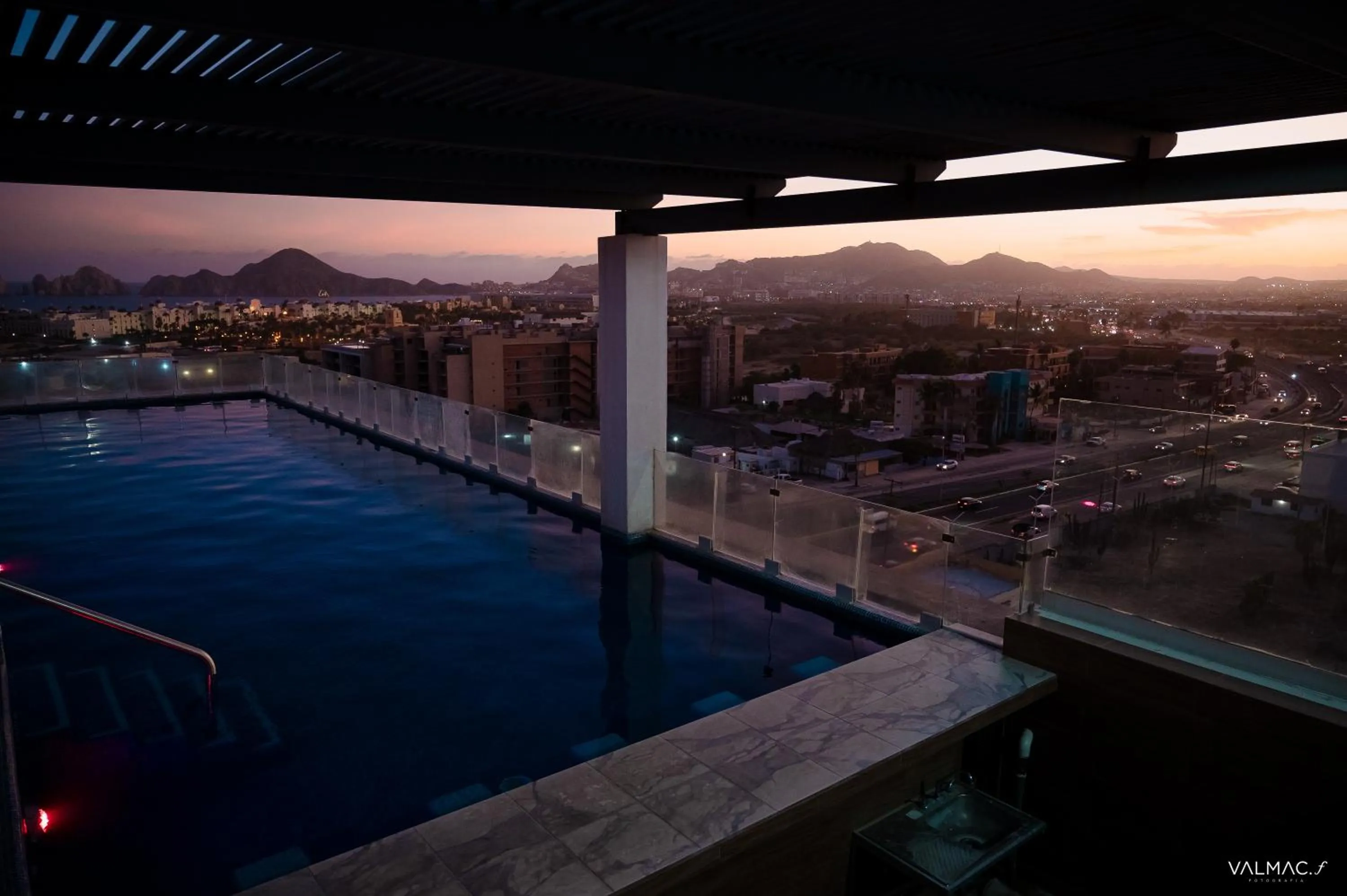 Swimming pool in Comfort Inn & Suites Los Cabos