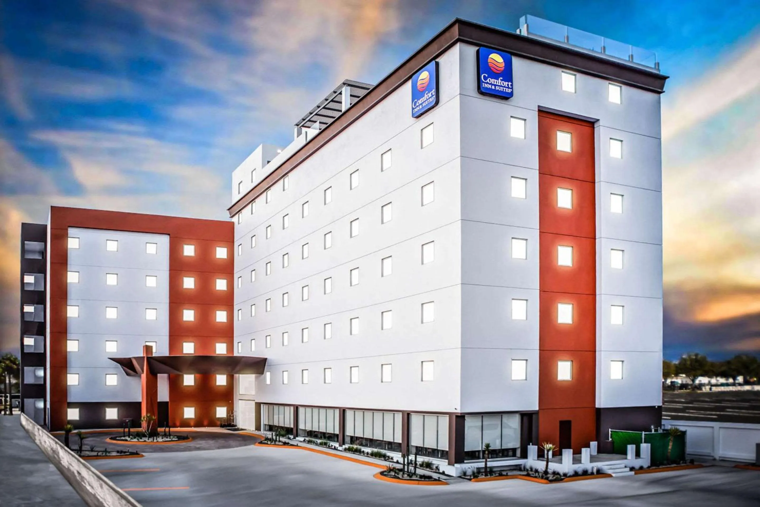 Property building in Comfort Inn & Suites Los Cabos