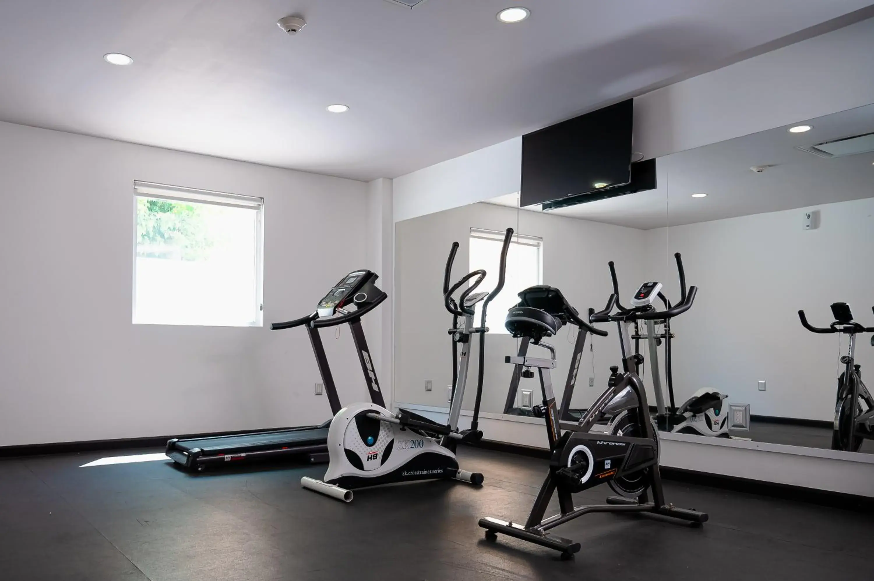 Fitness centre/facilities in Comfort Inn & Suites Los Cabos Fitness centre/facilities in Comfort Inn & Suites Los Cabos