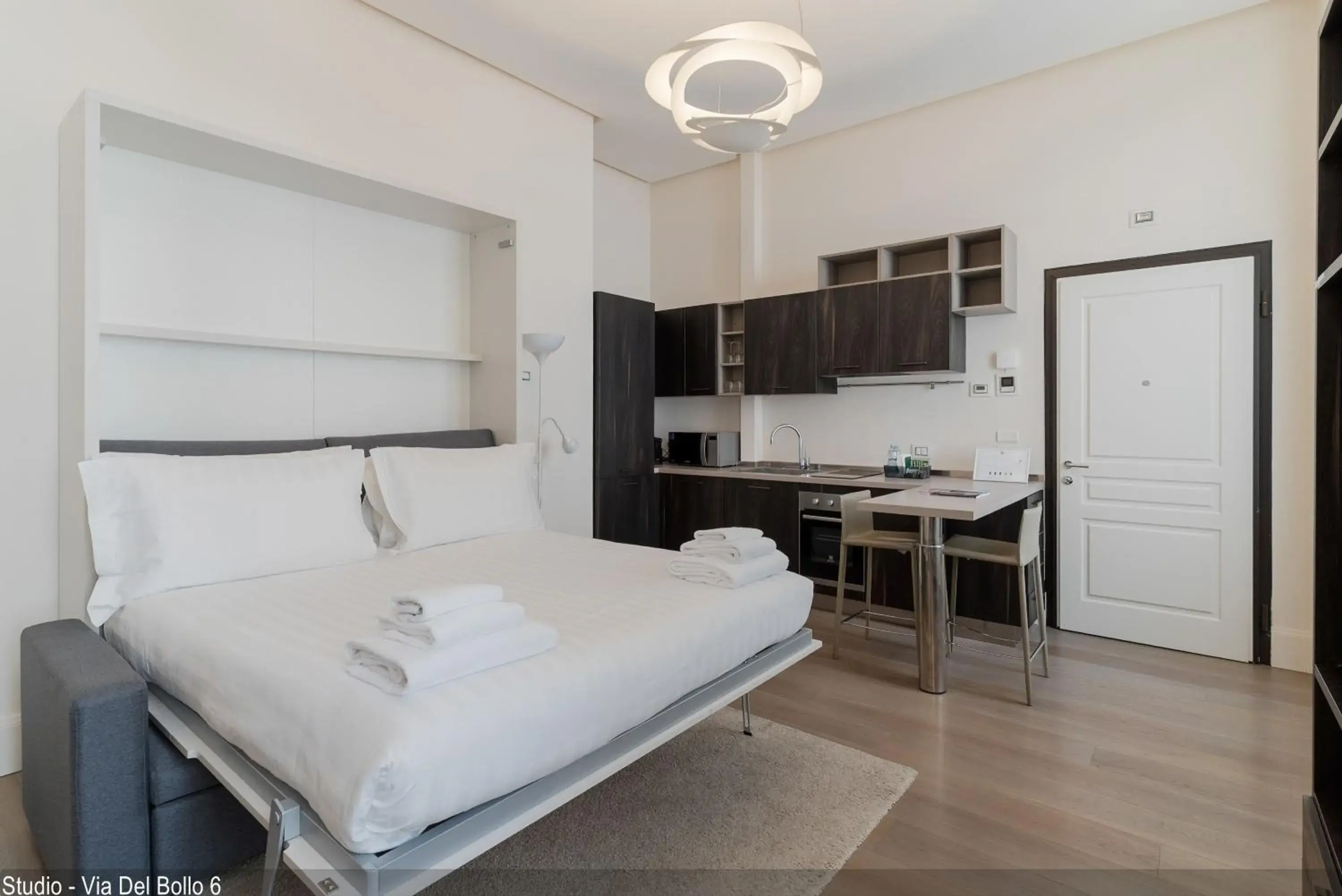 Studio - Via Del Bollo 6 in Brera Apartments in City Center Studio - Via Del Bollo 6 in Brera Apartments in City Center