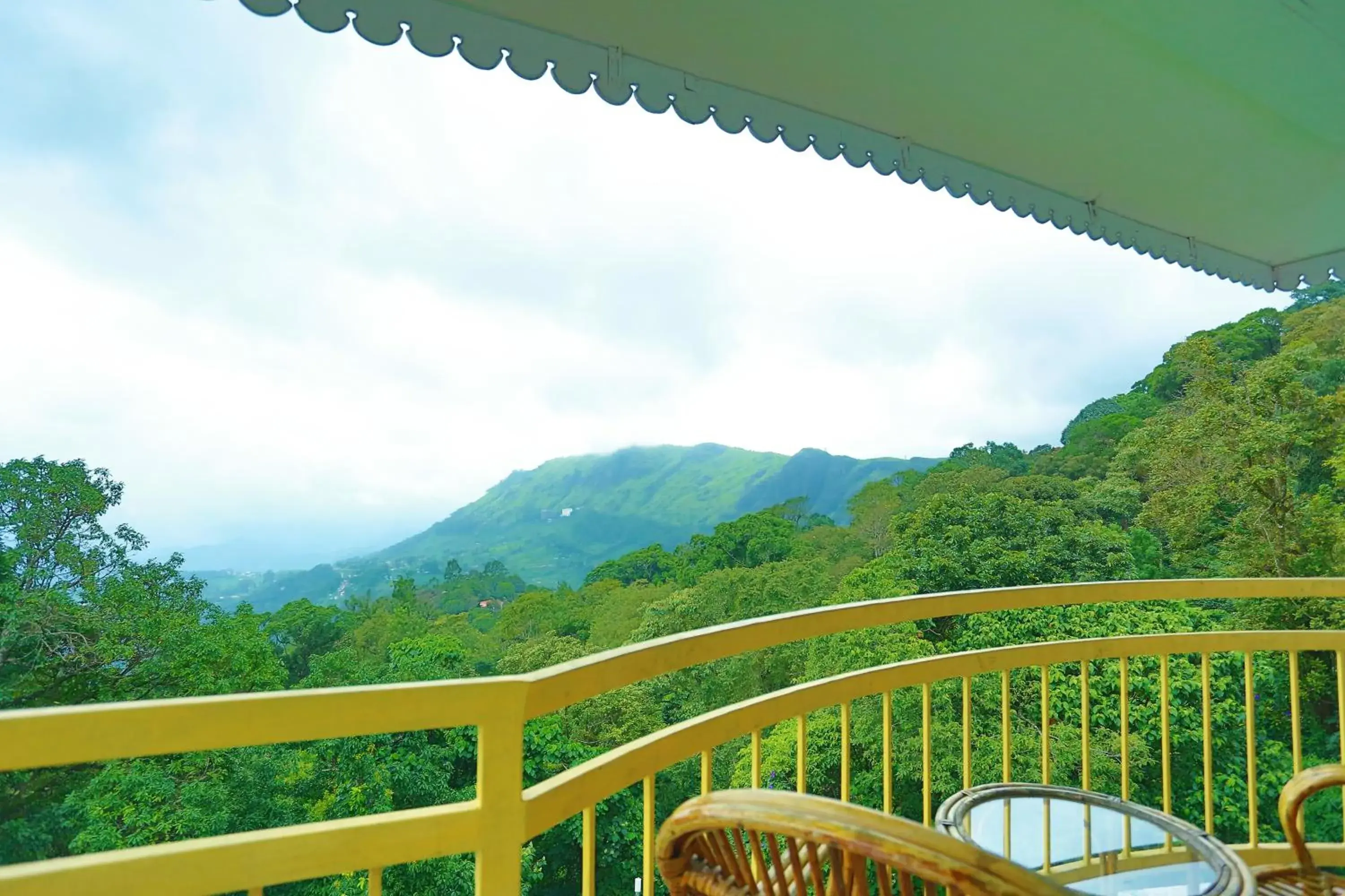 Deshadan Mountain Resort -The highest resort in Munnar Deshadan Mountain Resort -The highest resort in Munnar