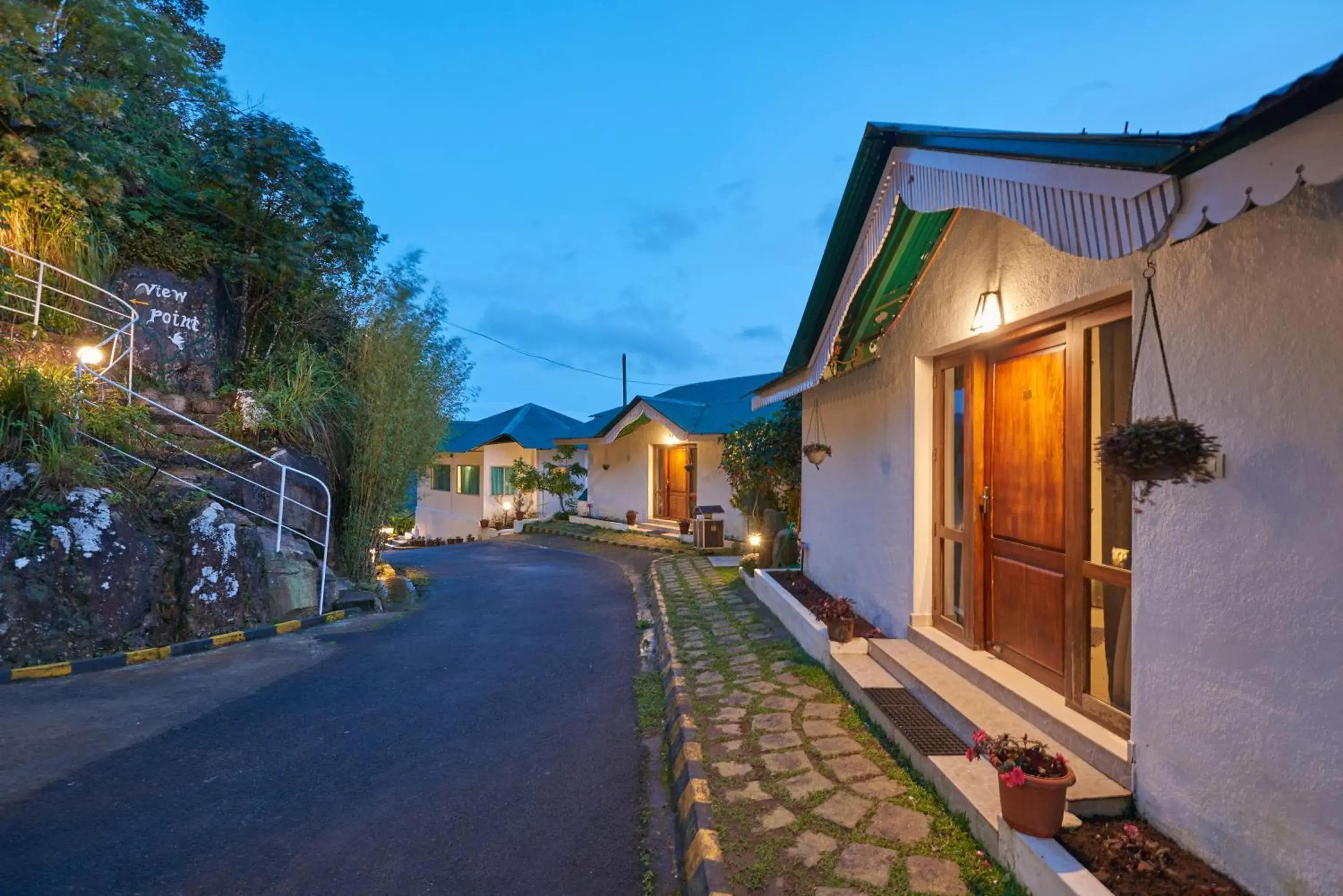 Deluxe 2-Bedroom Family Cottage in Deshadan Mountain Resort -The highest resort in Munnar Deluxe 2-Bedroom Family Cottage in Deshadan Mountain Resort -The highest resort in Munnar