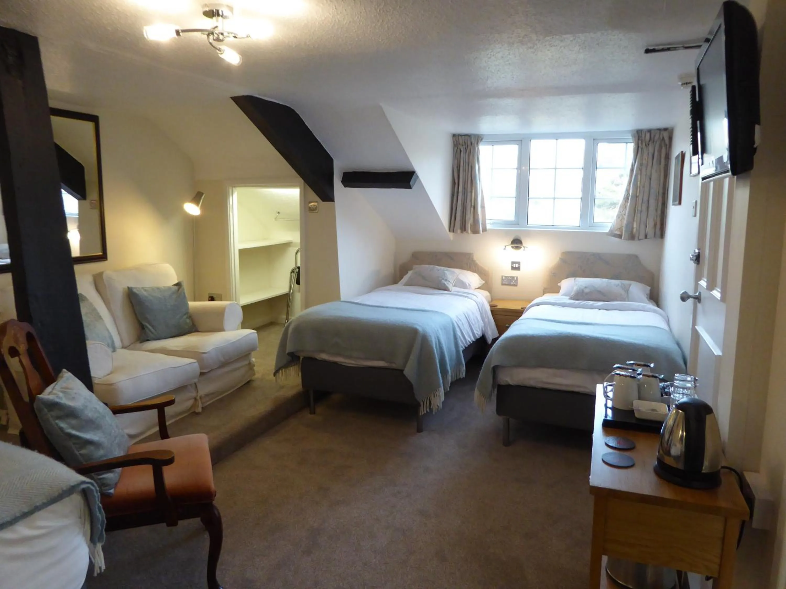 Photo of the whole room, Bed in The Grange Guest House