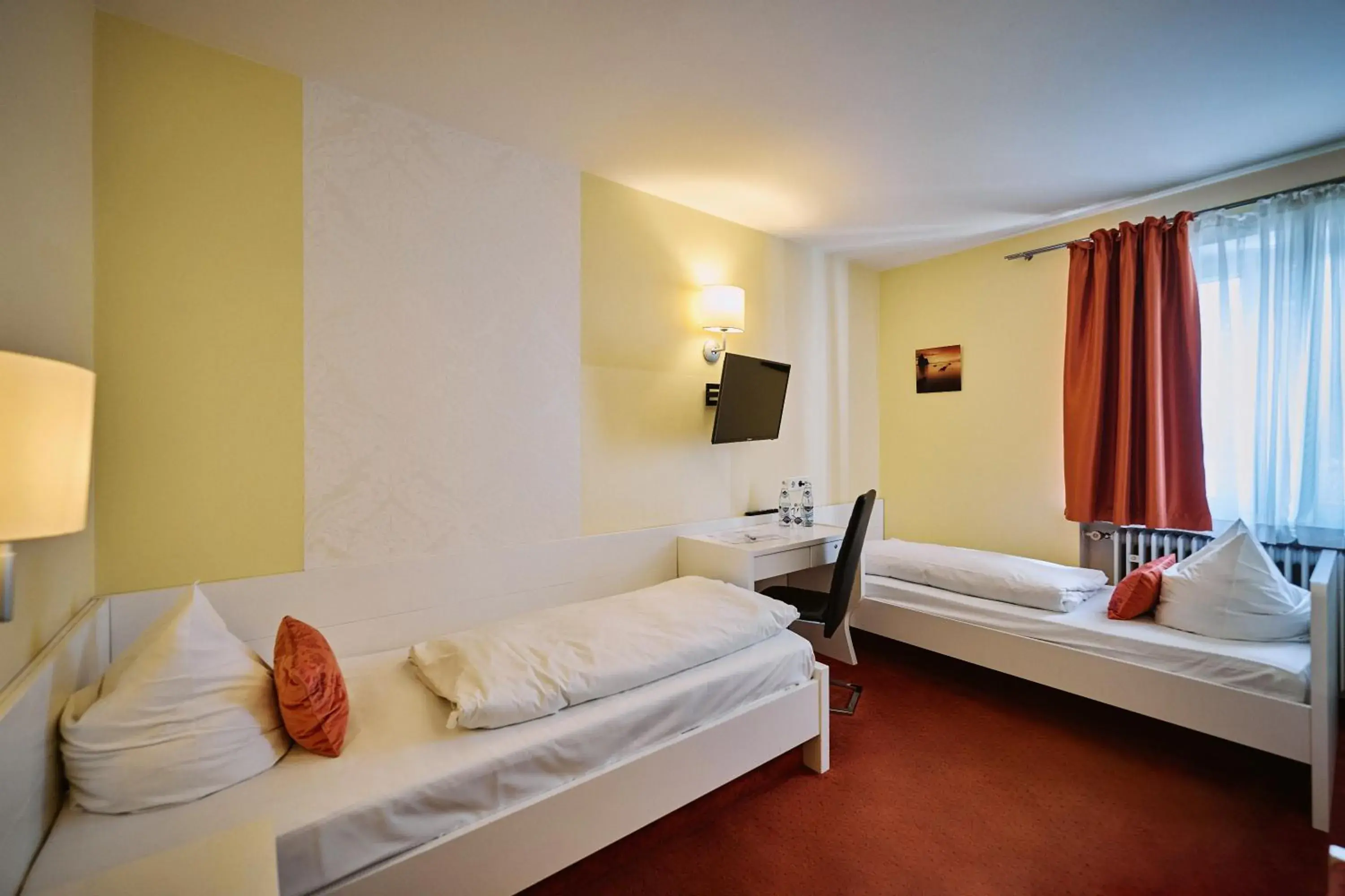 Twin Room in Herdegen Rooms - Self Check-in Twin Room in Herdegen Rooms - Self Check-in