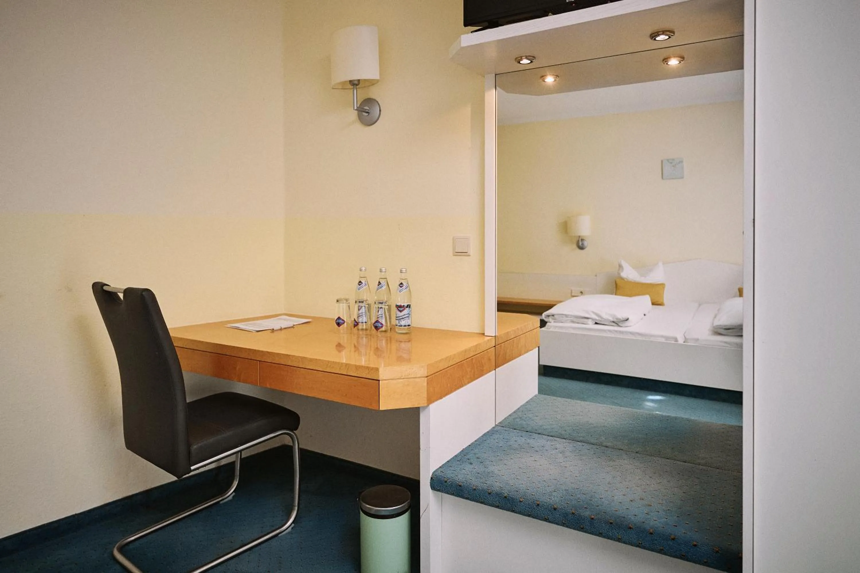 Bed in Herdegen Rooms - Self Check-in