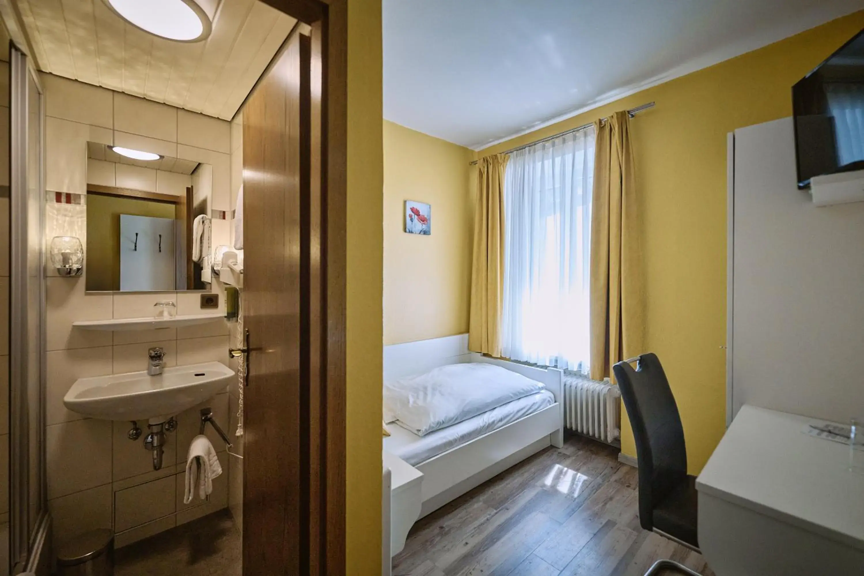 Single Room in Herdegen Rooms - Self Check-in Single Room in Herdegen Rooms - Self Check-in