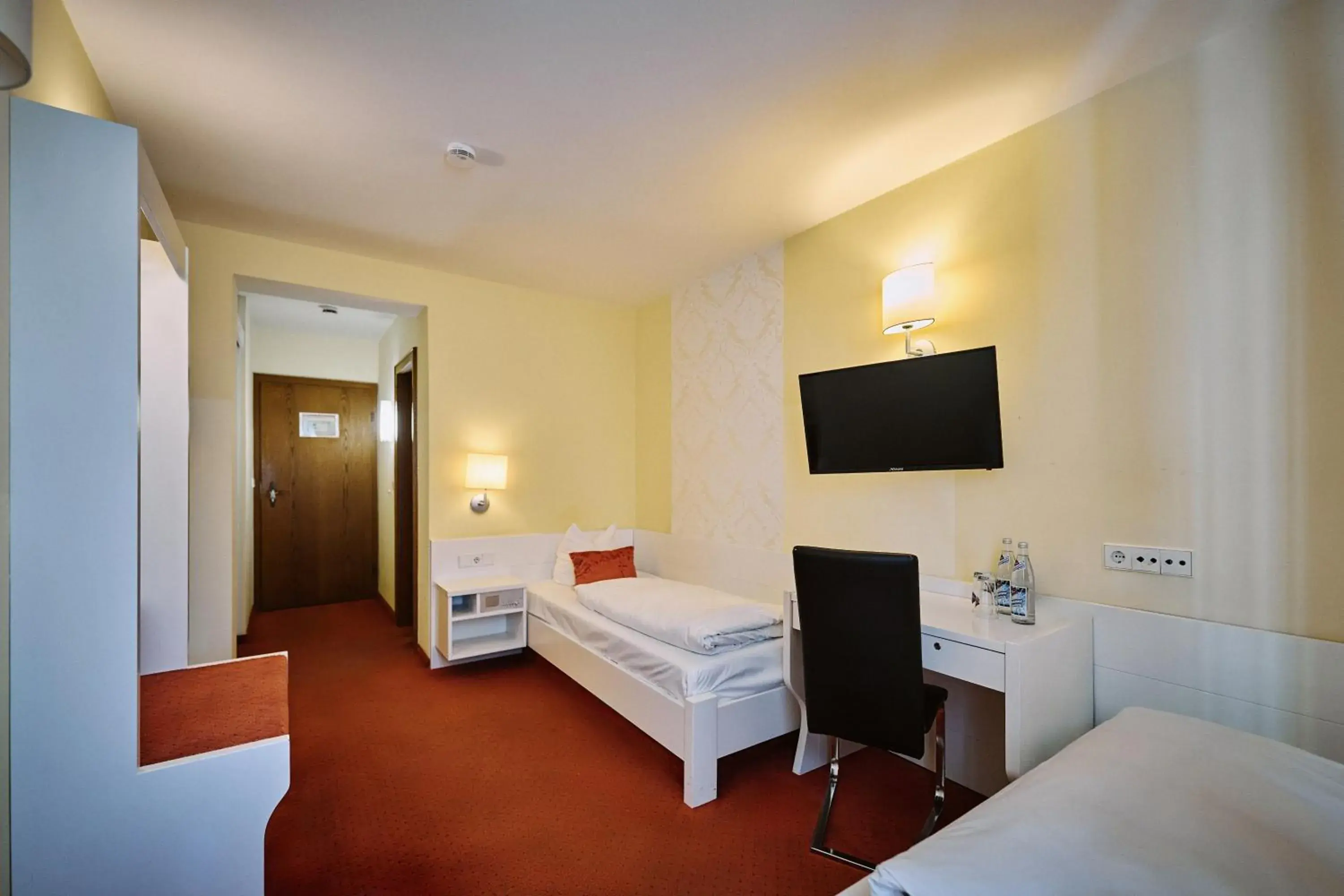 Twin Room in Herdegen Rooms - Self Check-in Twin Room in Herdegen Rooms - Self Check-in