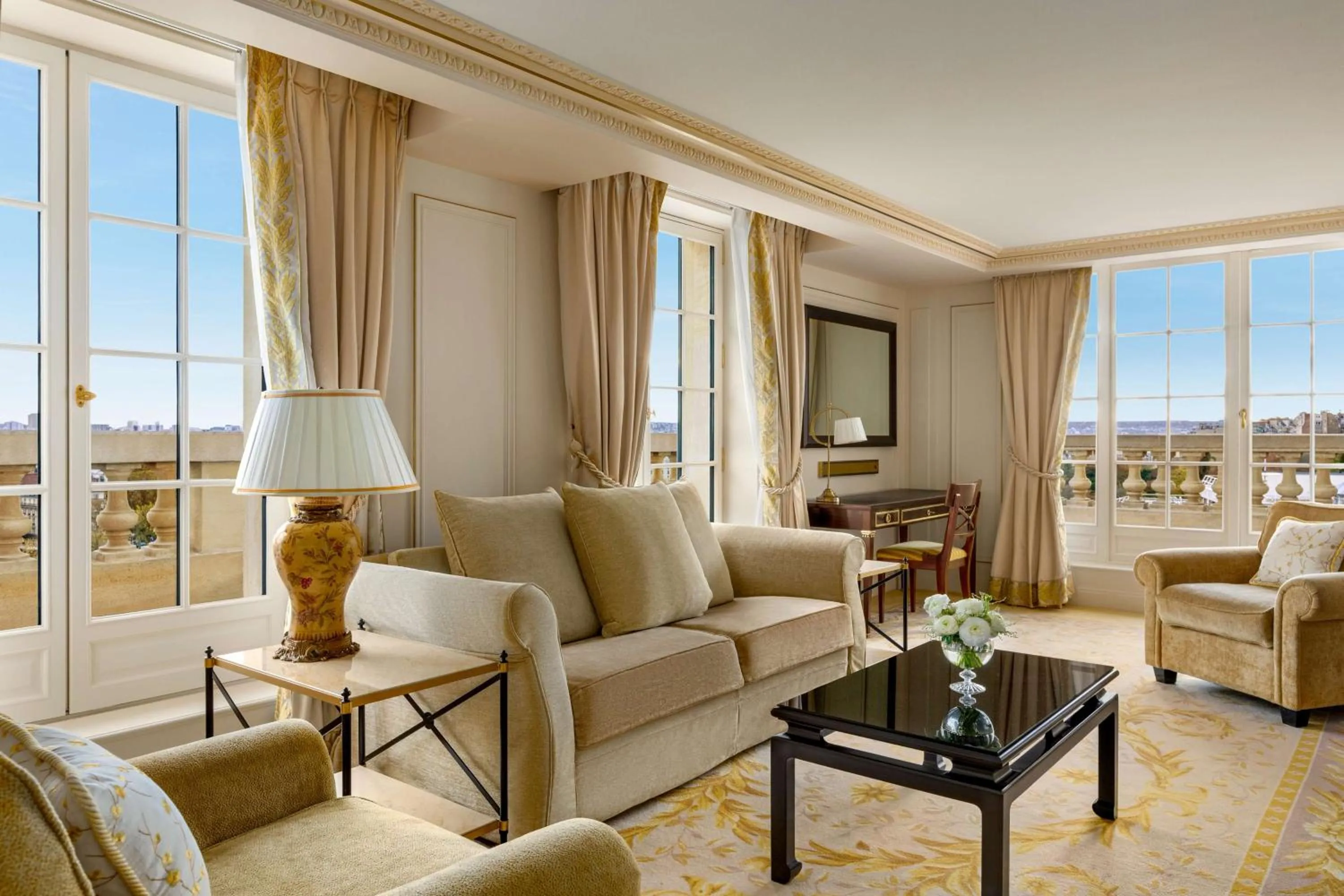 Photo of the whole room in Shangri-La Paris
