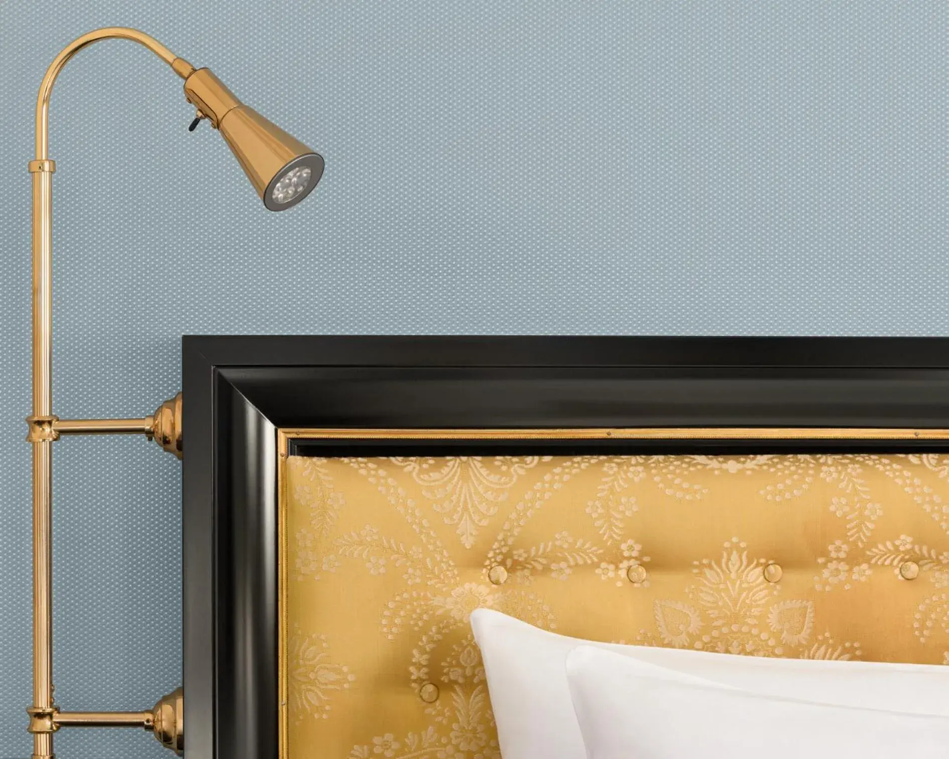 Deluxe Double Room in Shangri-La Paris Deluxe Double Room in Shangri-La Paris