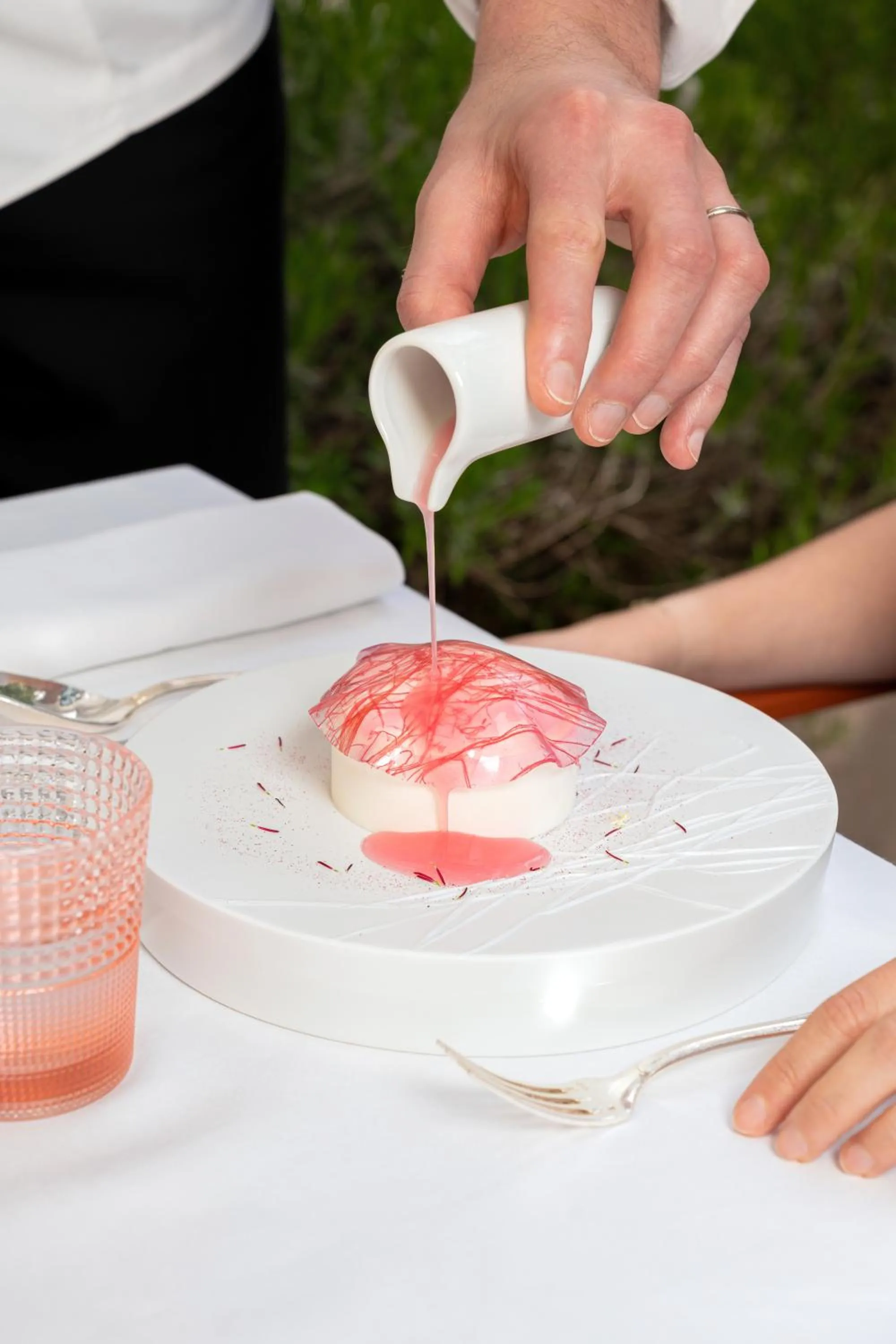 Restaurant/places to eat in Shangri-La Paris