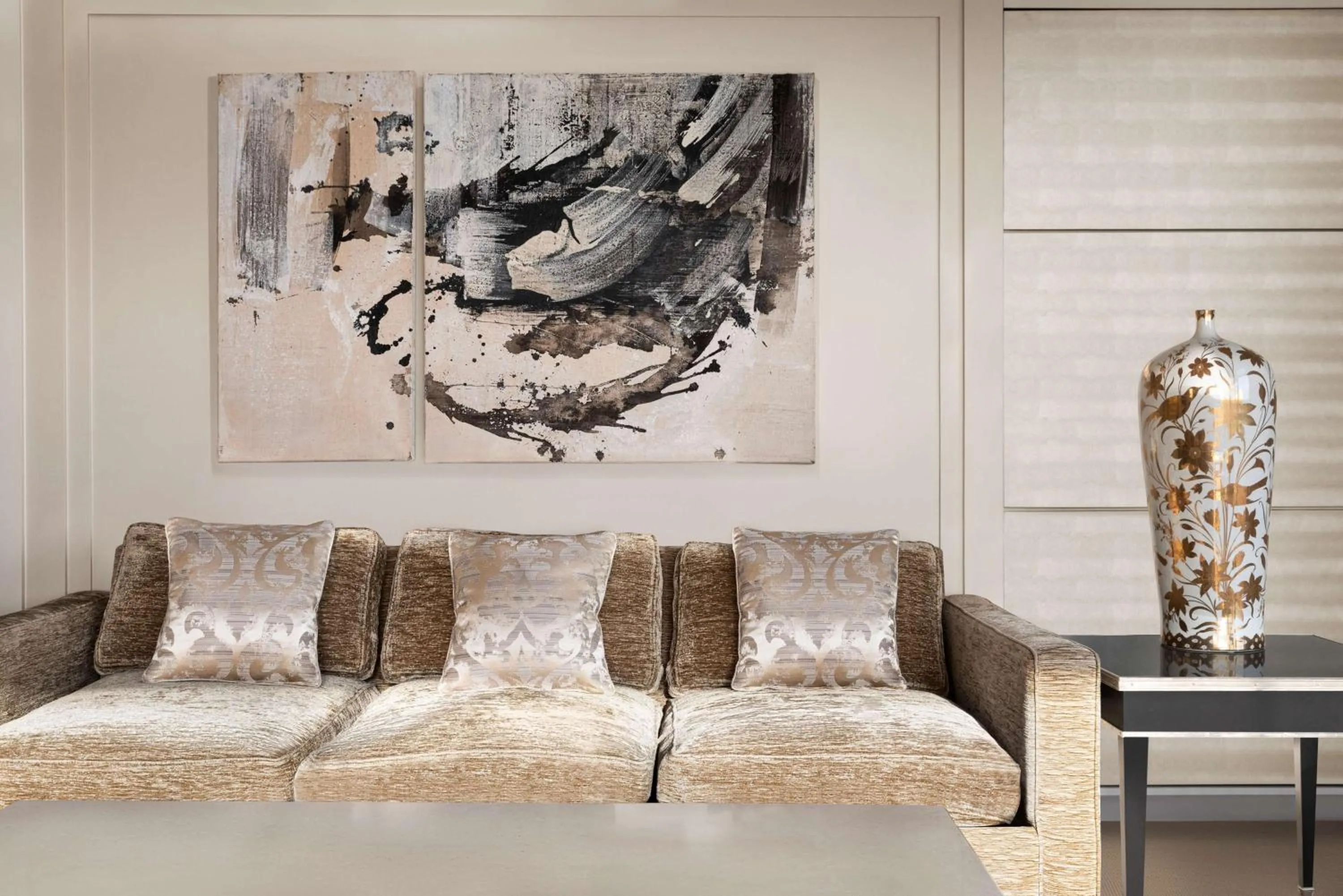 Photo of the whole room in Shangri-La Paris