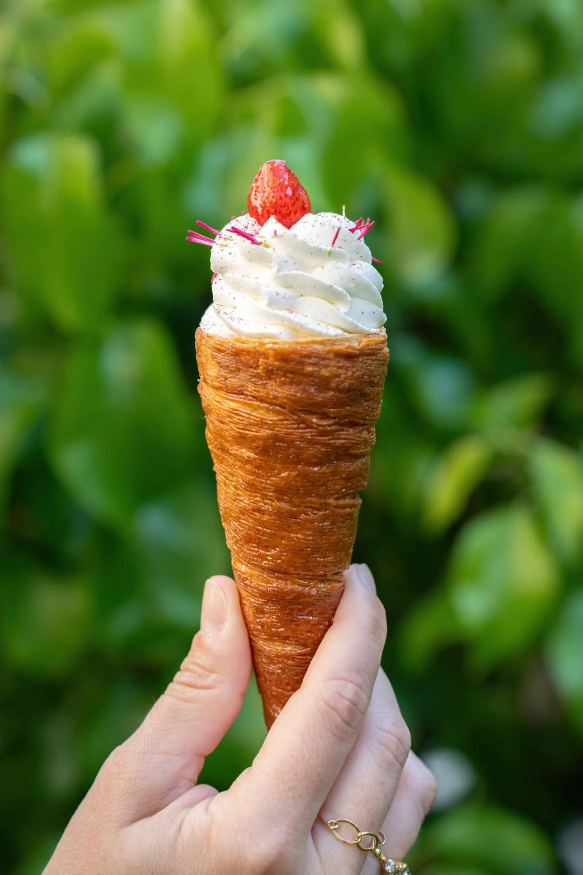 Restaurant/places to eat in Shangri-La Paris