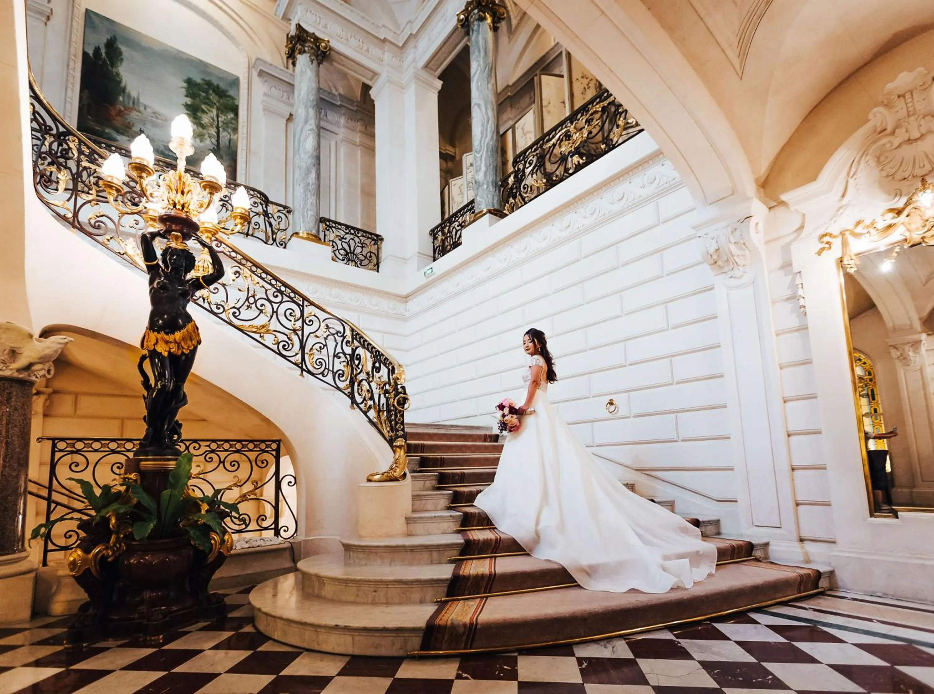 Lobby or reception in Shangri-La Paris