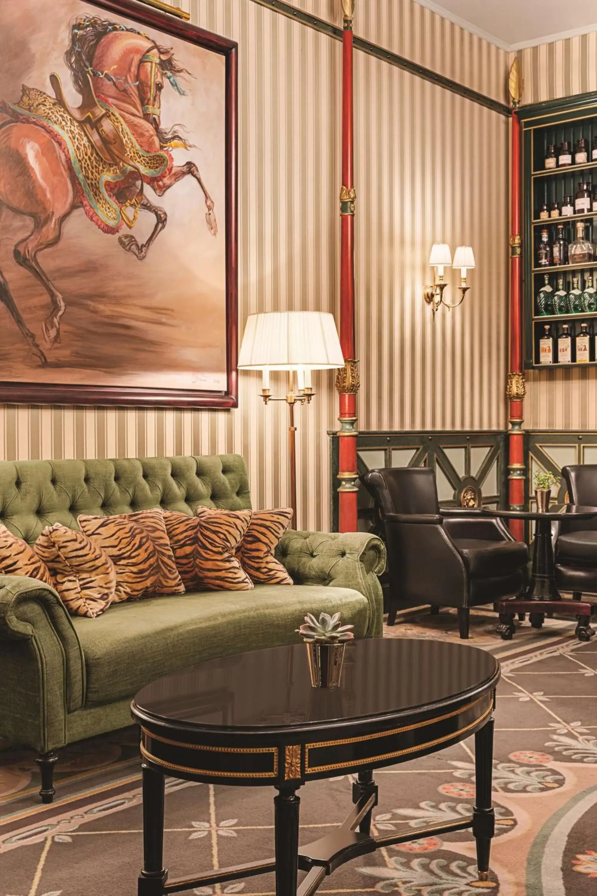 Lounge or bar in Shangri-La Paris Lounge or bar in Shangri-La Paris