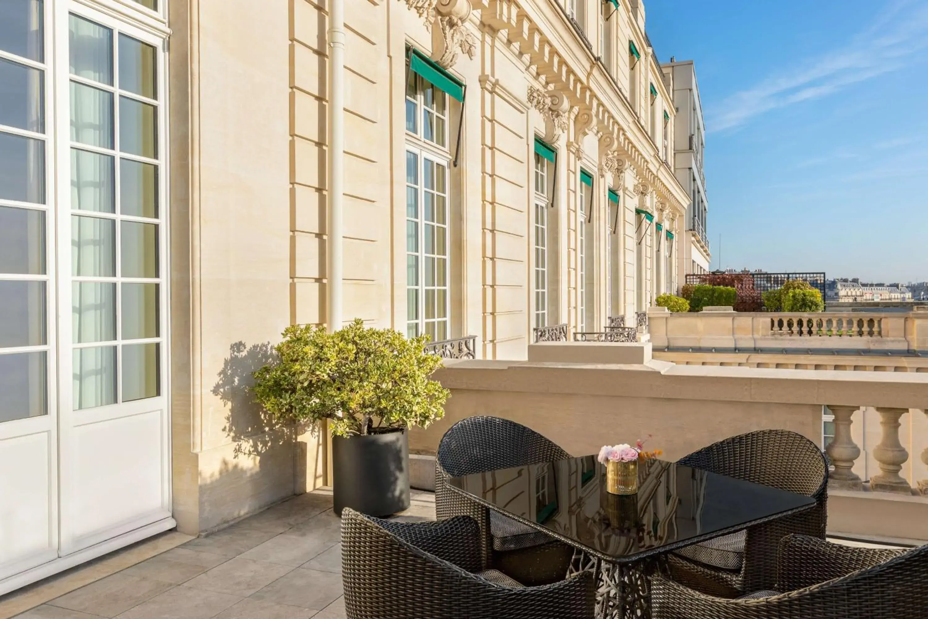 View (from property/room) in Shangri-La Paris View (from property/room) in Shangri-La Paris