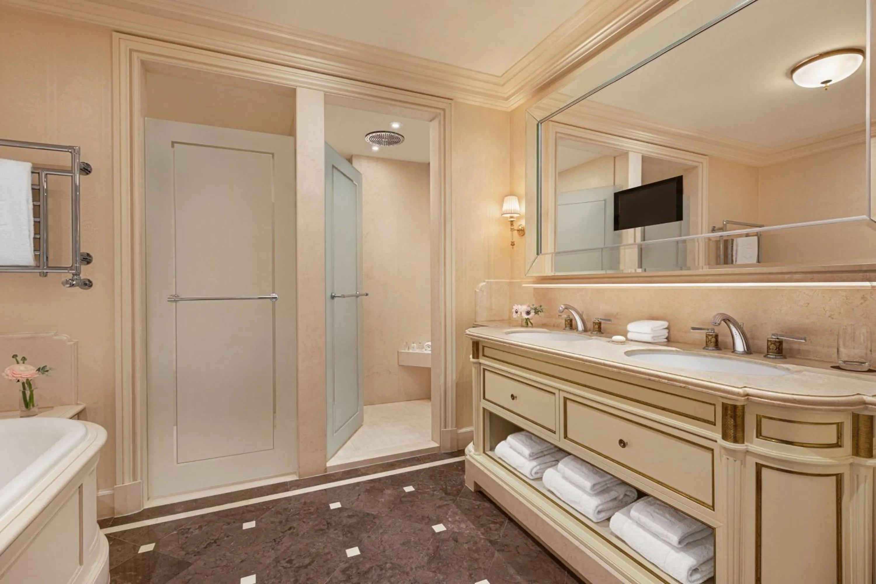 Duplex Suite in Shangri-La Paris
