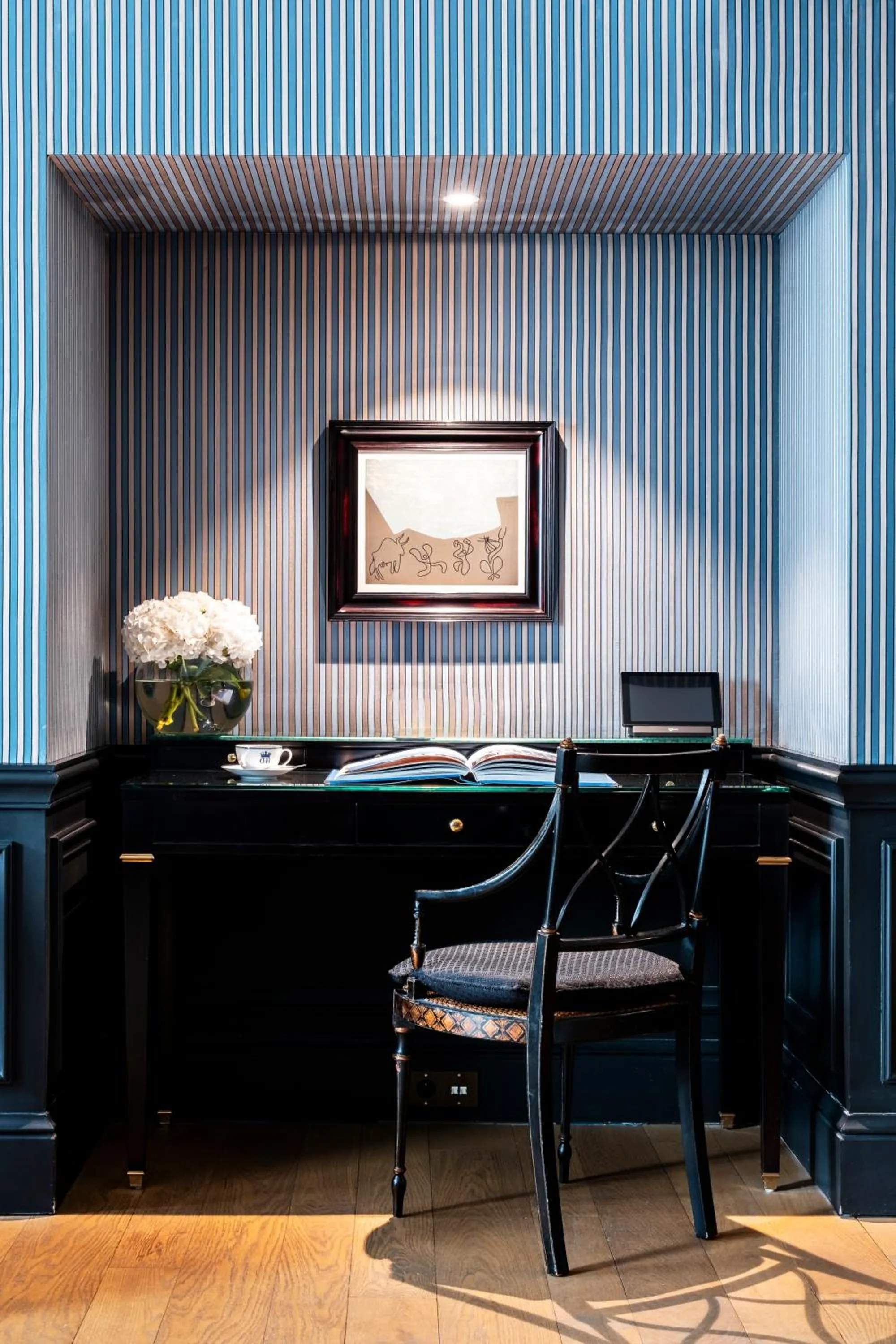 Hôtel de Berri Champs-Élysées, a Luxury Collection Hotel