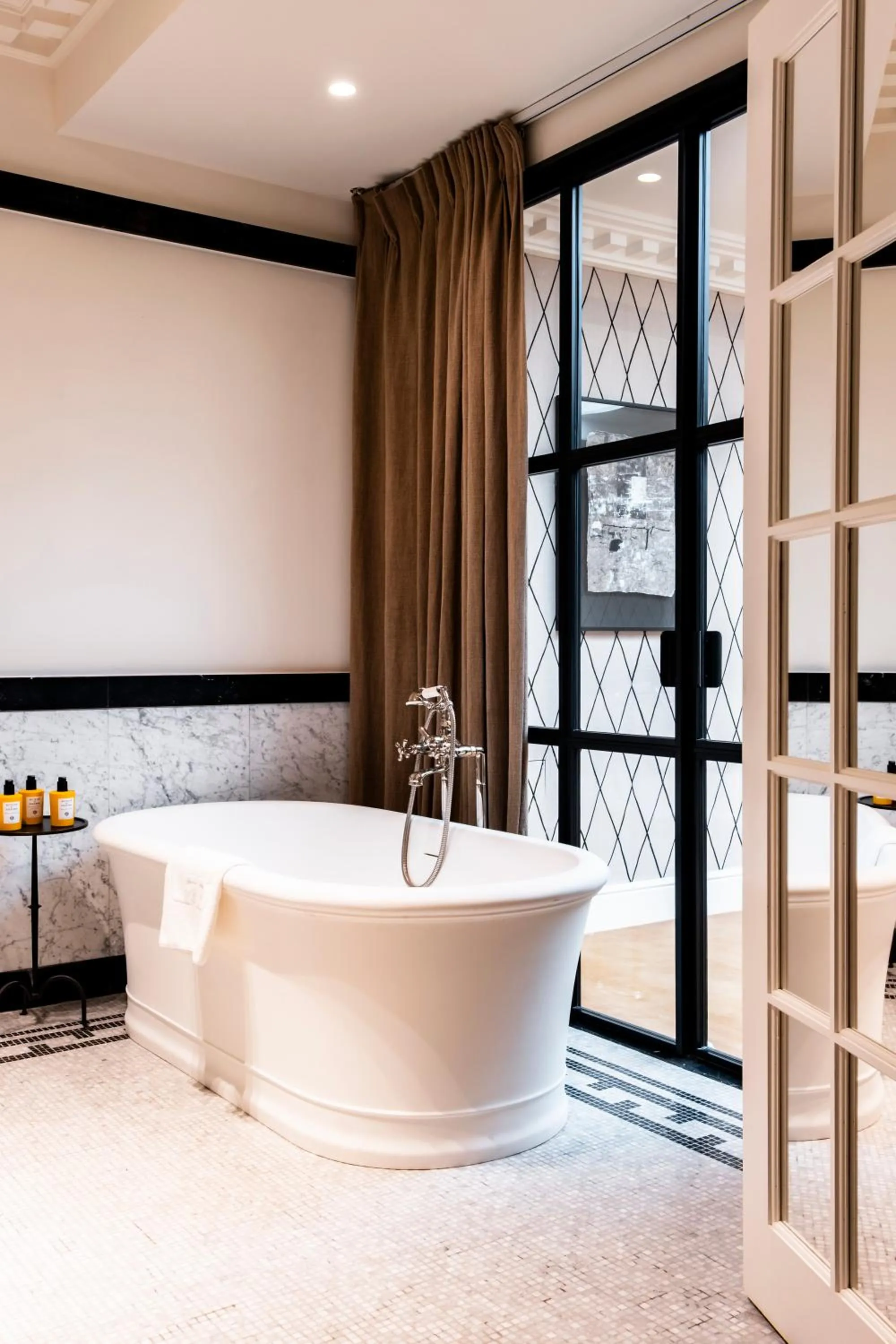 Bathroom in Hôtel de Berri Champs-Élysées, a Luxury Collection Hotel