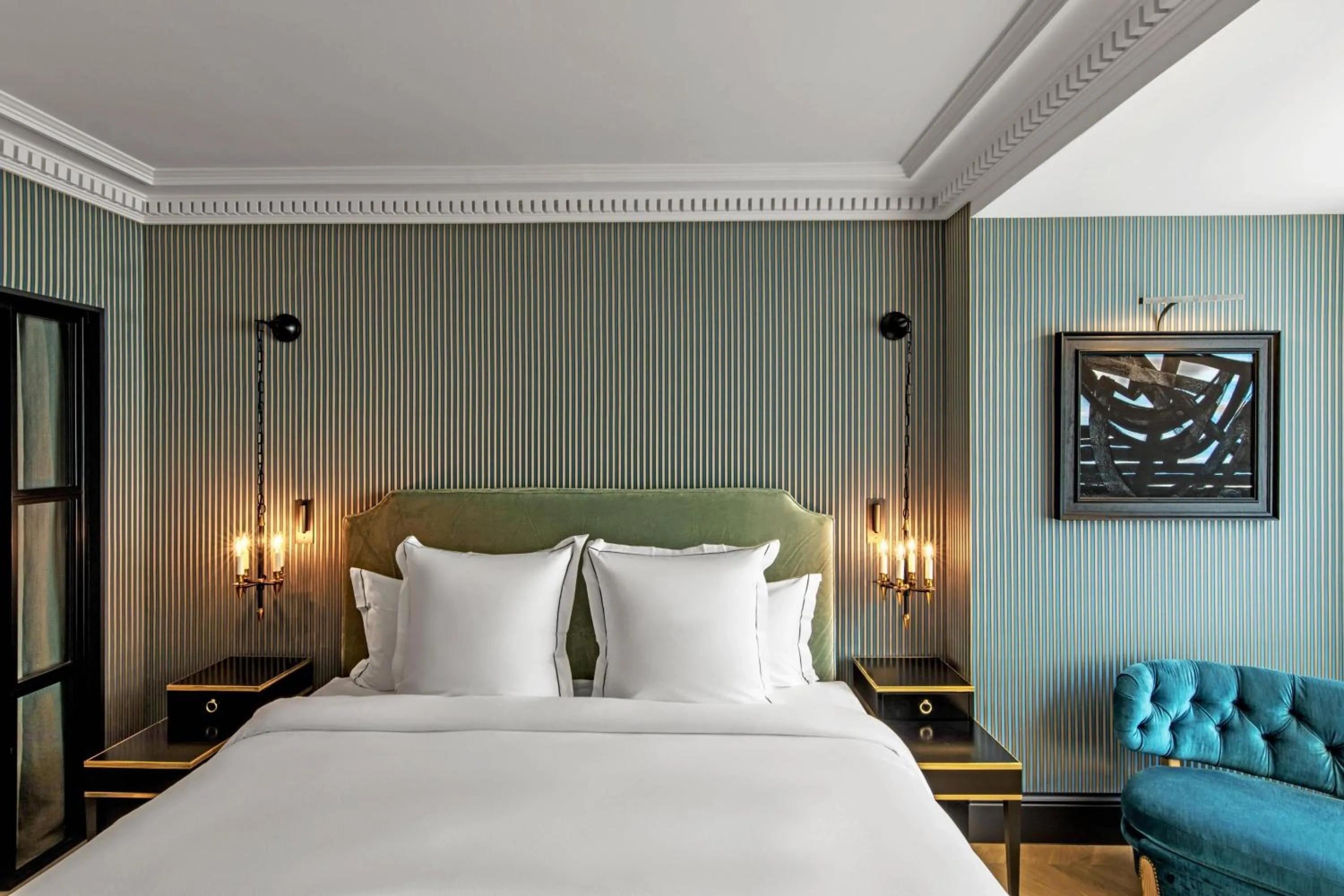 Photo of the whole room, Bed in Hôtel de Berri Champs-Élysées, a Luxury Collection Hotel