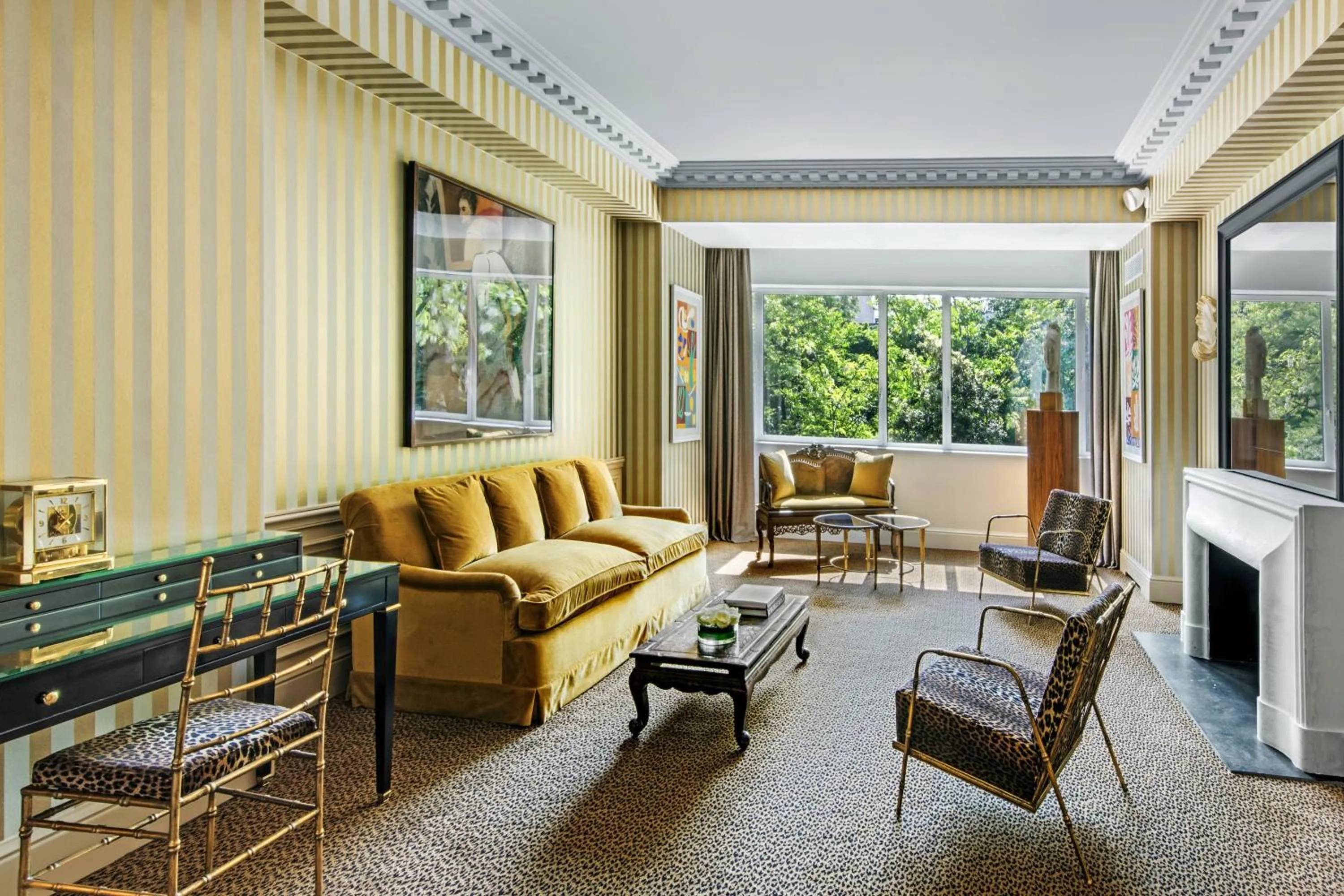 Photo of the whole room in Hôtel de Berri Champs-Élysées, a Luxury Collection Hotel
