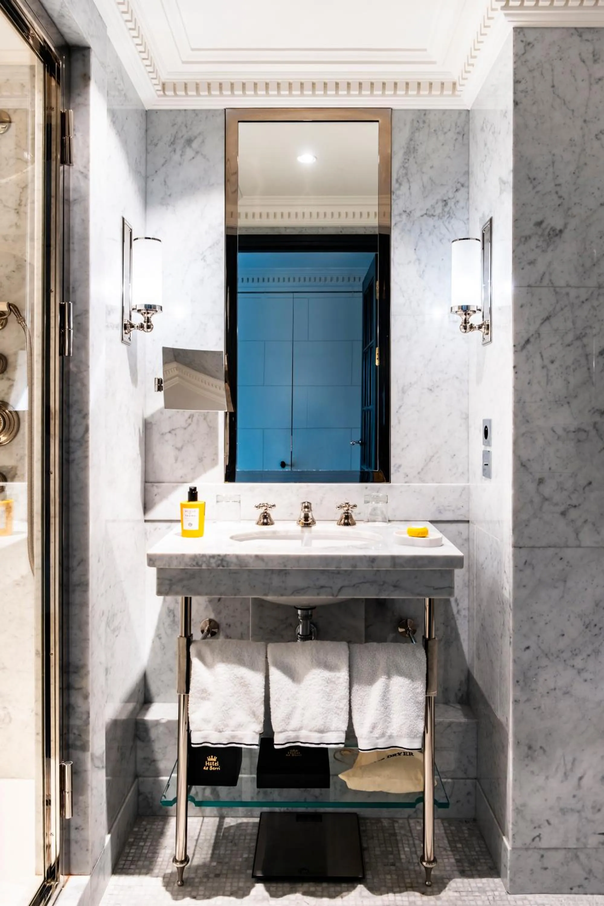 Hôtel de Berri Champs-Élysées, a Luxury Collection Hotel