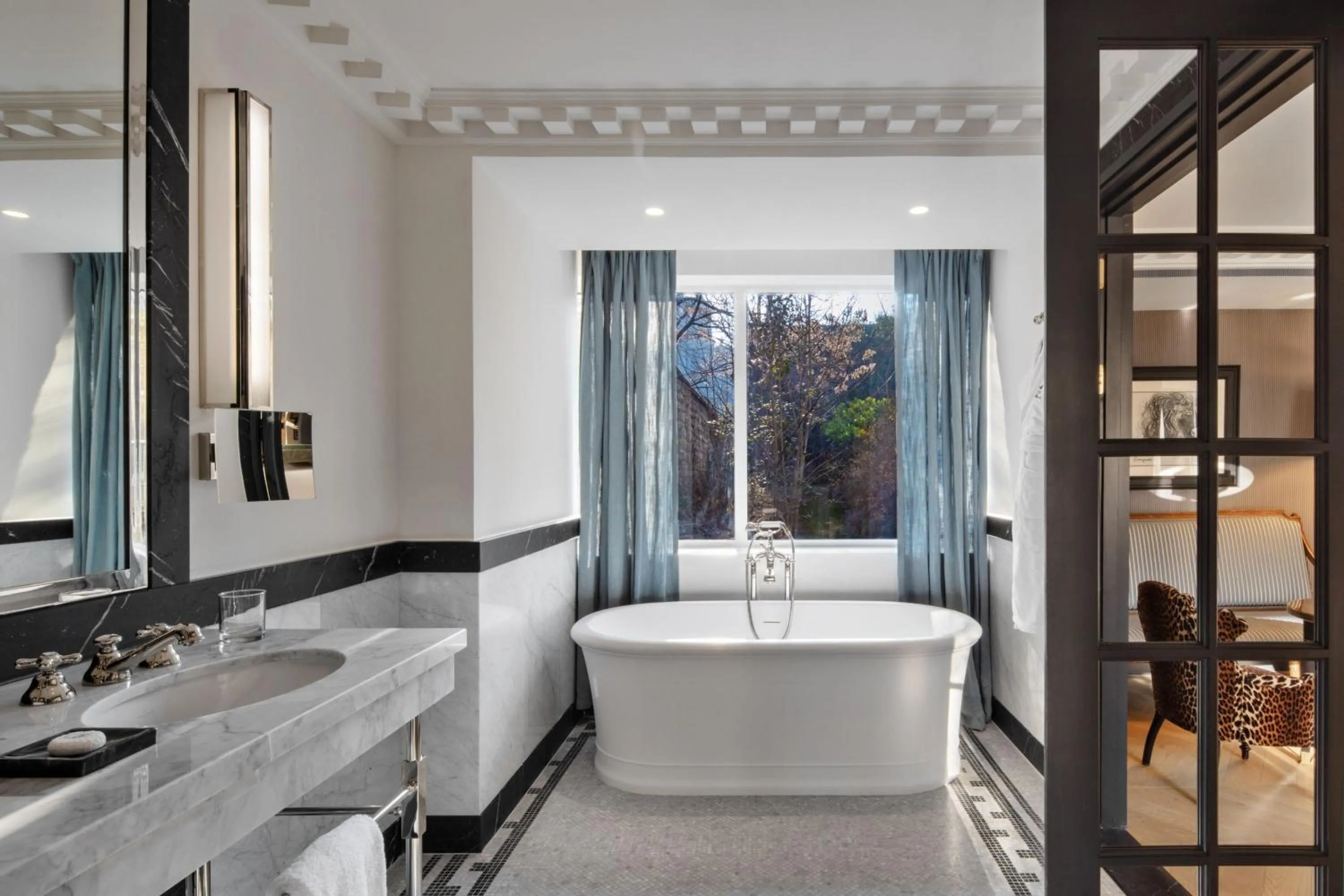 Bathroom in Hôtel de Berri Champs-Élysées, a Luxury Collection Hotel