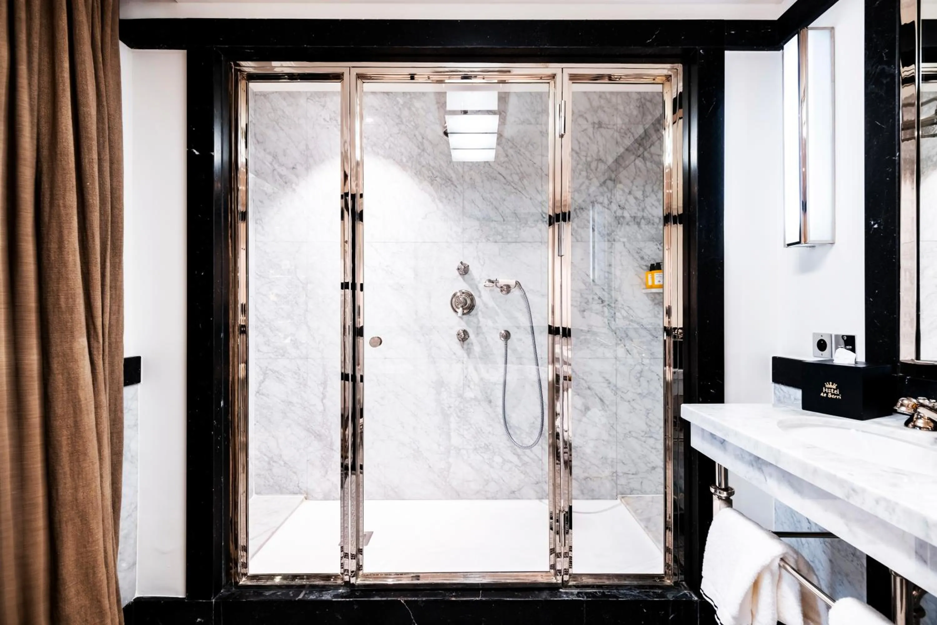 Hôtel de Berri Champs-Élysées, a Luxury Collection Hotel