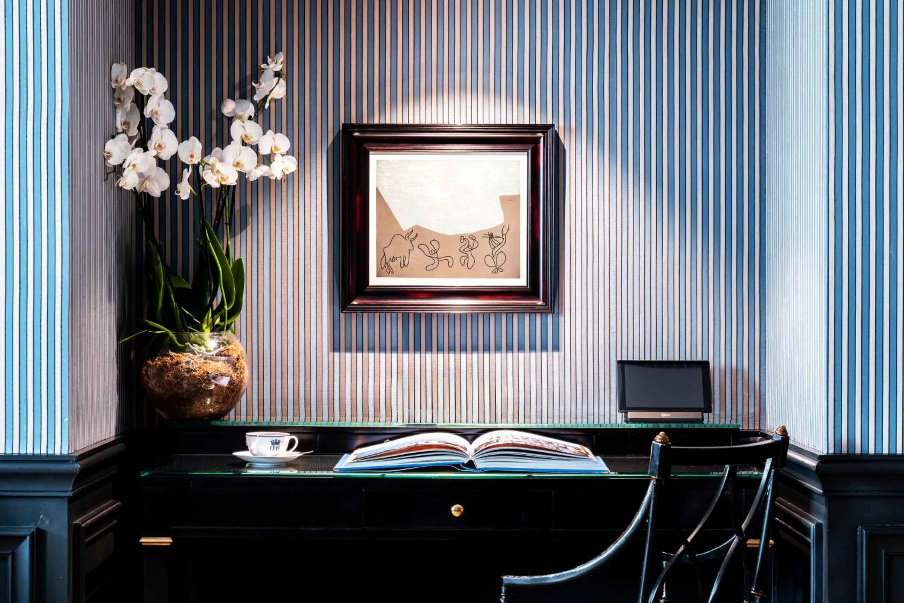 Hôtel de Berri Champs-Élysées, a Luxury Collection Hotel