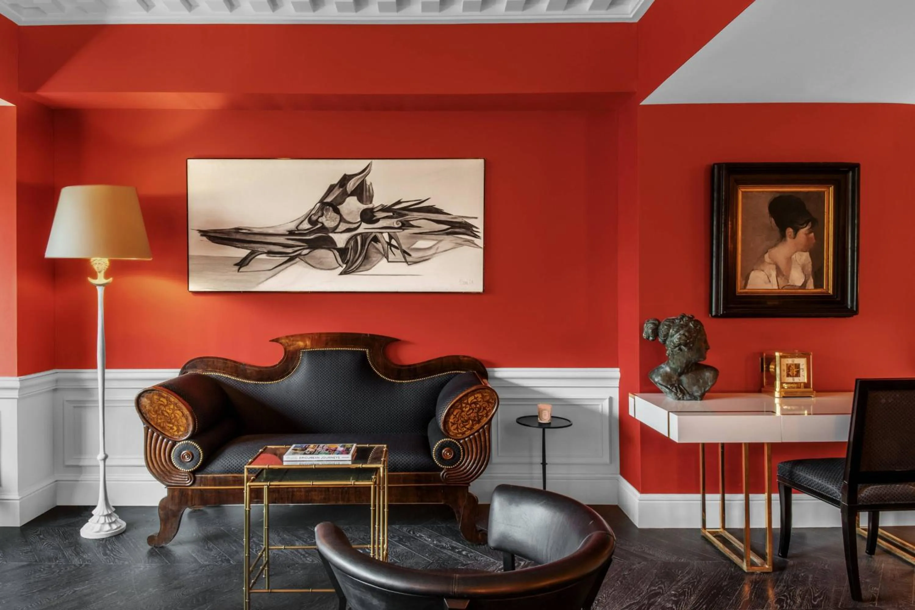 Photo of the whole room in Hôtel de Berri Champs-Élysées, a Luxury Collection Hotel