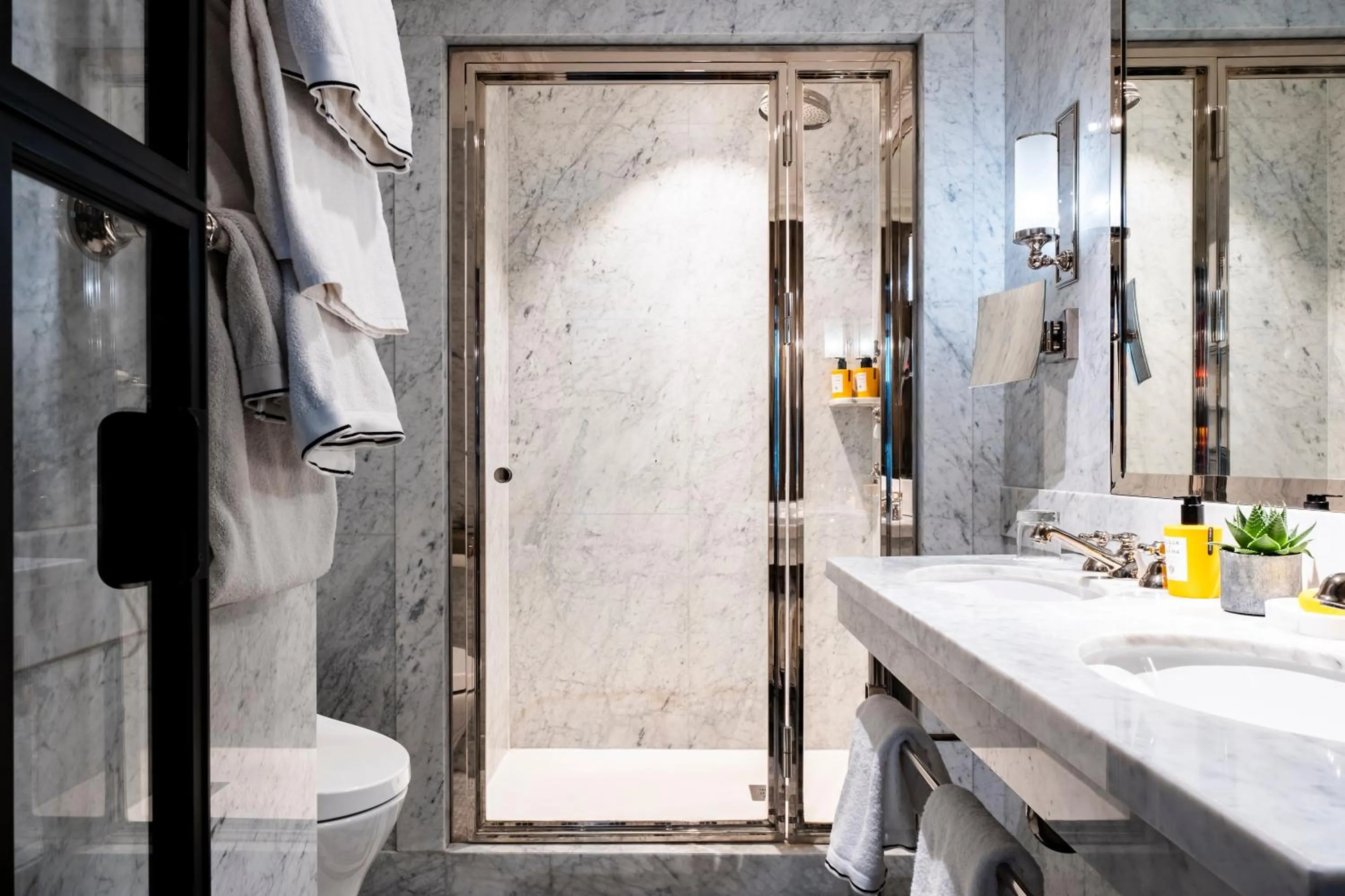 Hôtel de Berri Champs-Élysées, a Luxury Collection Hotel