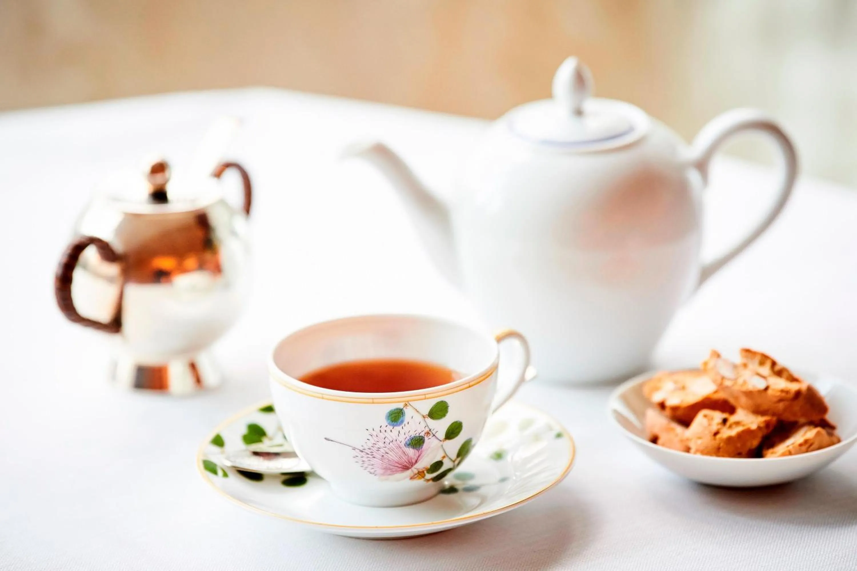 Restaurant/places to eat in Hôtel de Berri Champs-Élysées, a Luxury Collection Hotel