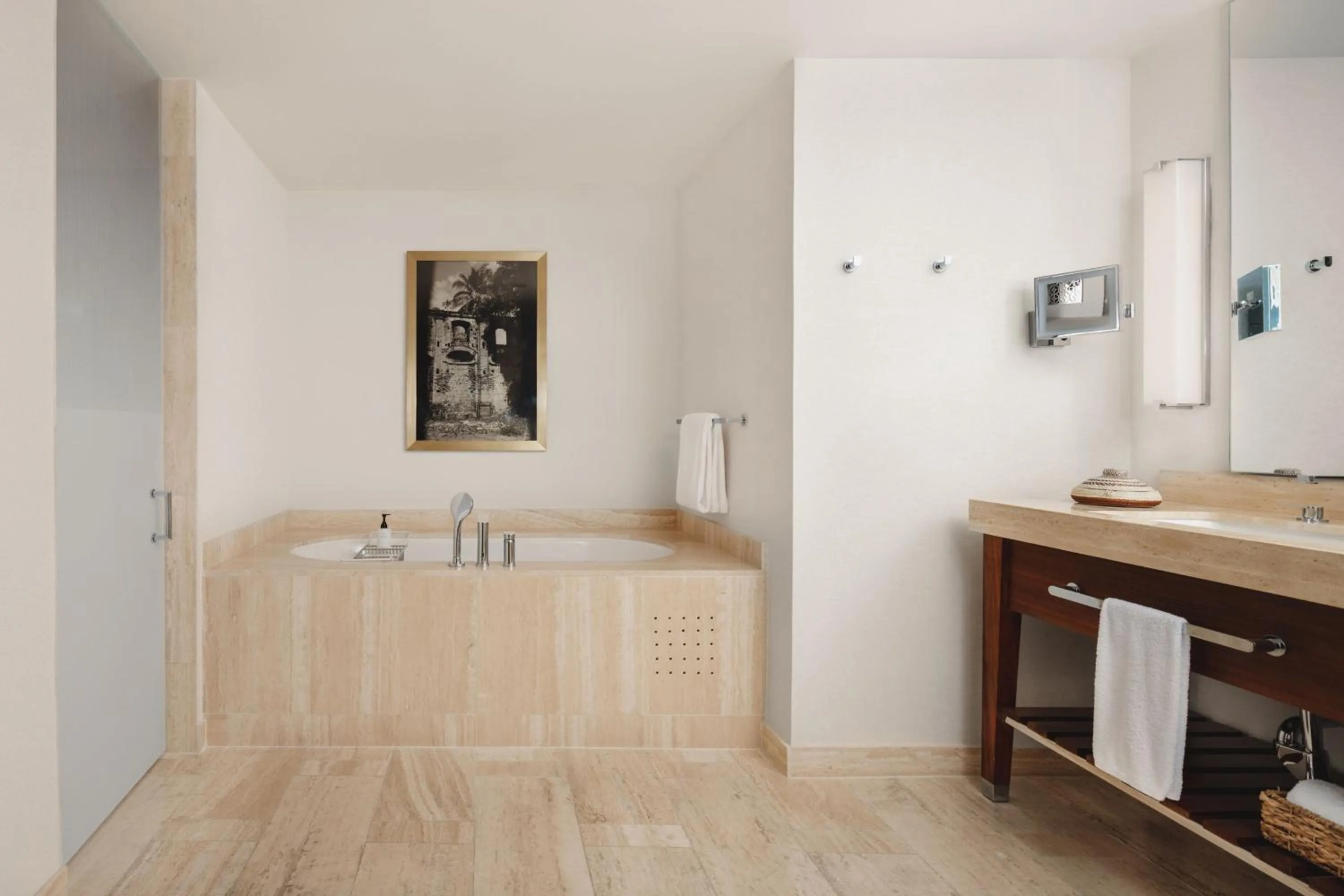 Bathroom in The Santa Maria, a Luxury Collection Hotel & Golf Resort, Panama City