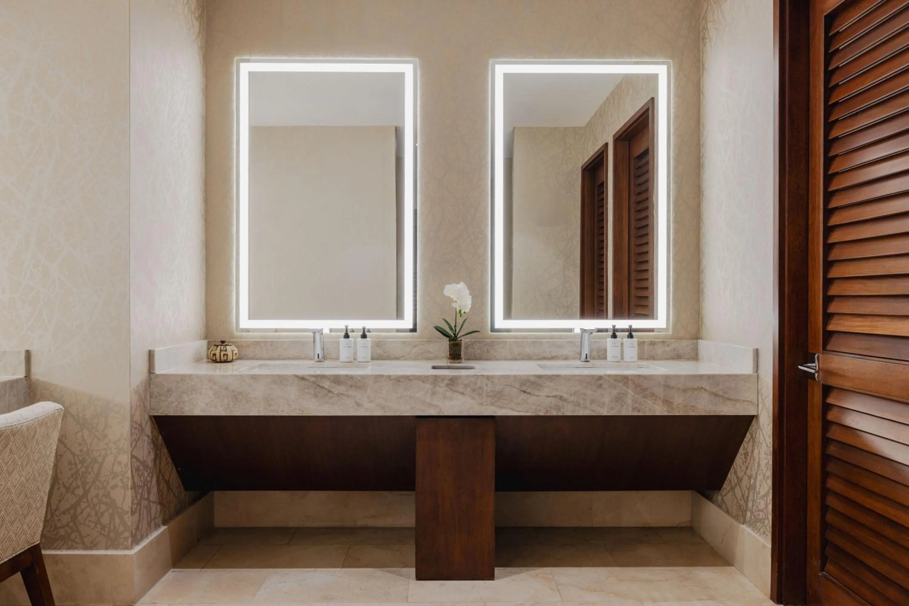 Bathroom in The Santa Maria, a Luxury Collection Hotel & Golf Resort, Panama City