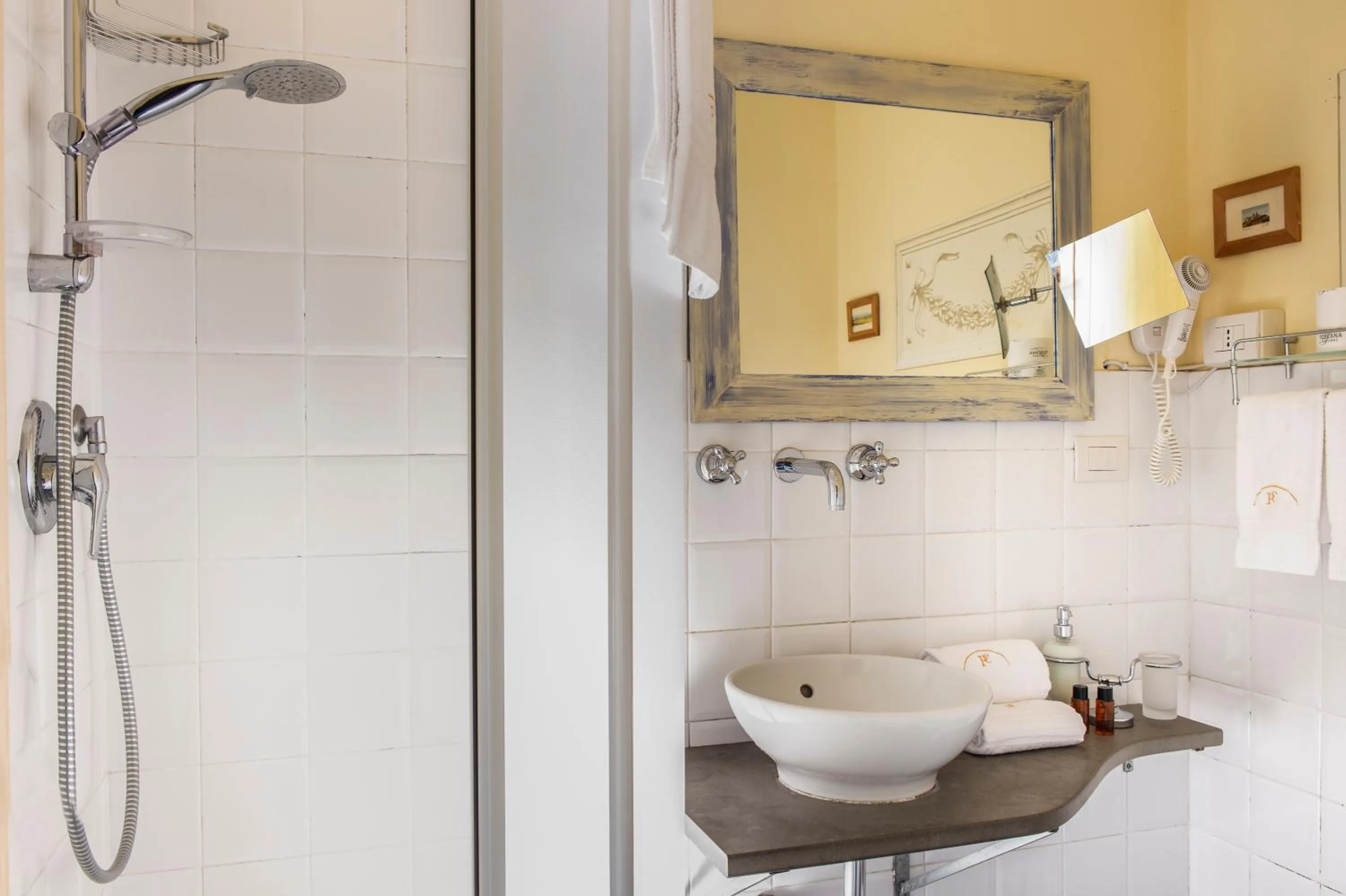 Bathroom in Porta Castellana B&B - Apartment