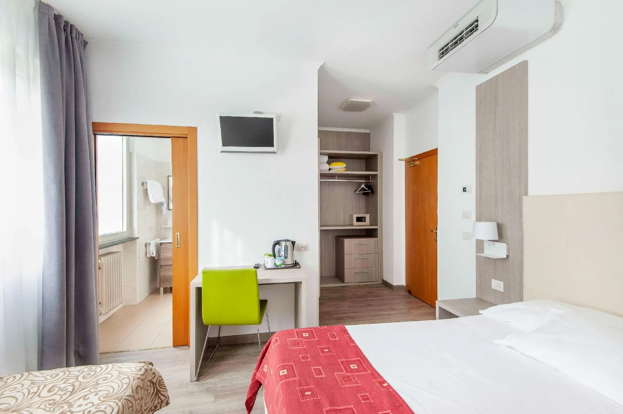 Photo of the whole room in Velòra ex Hotel Venezia