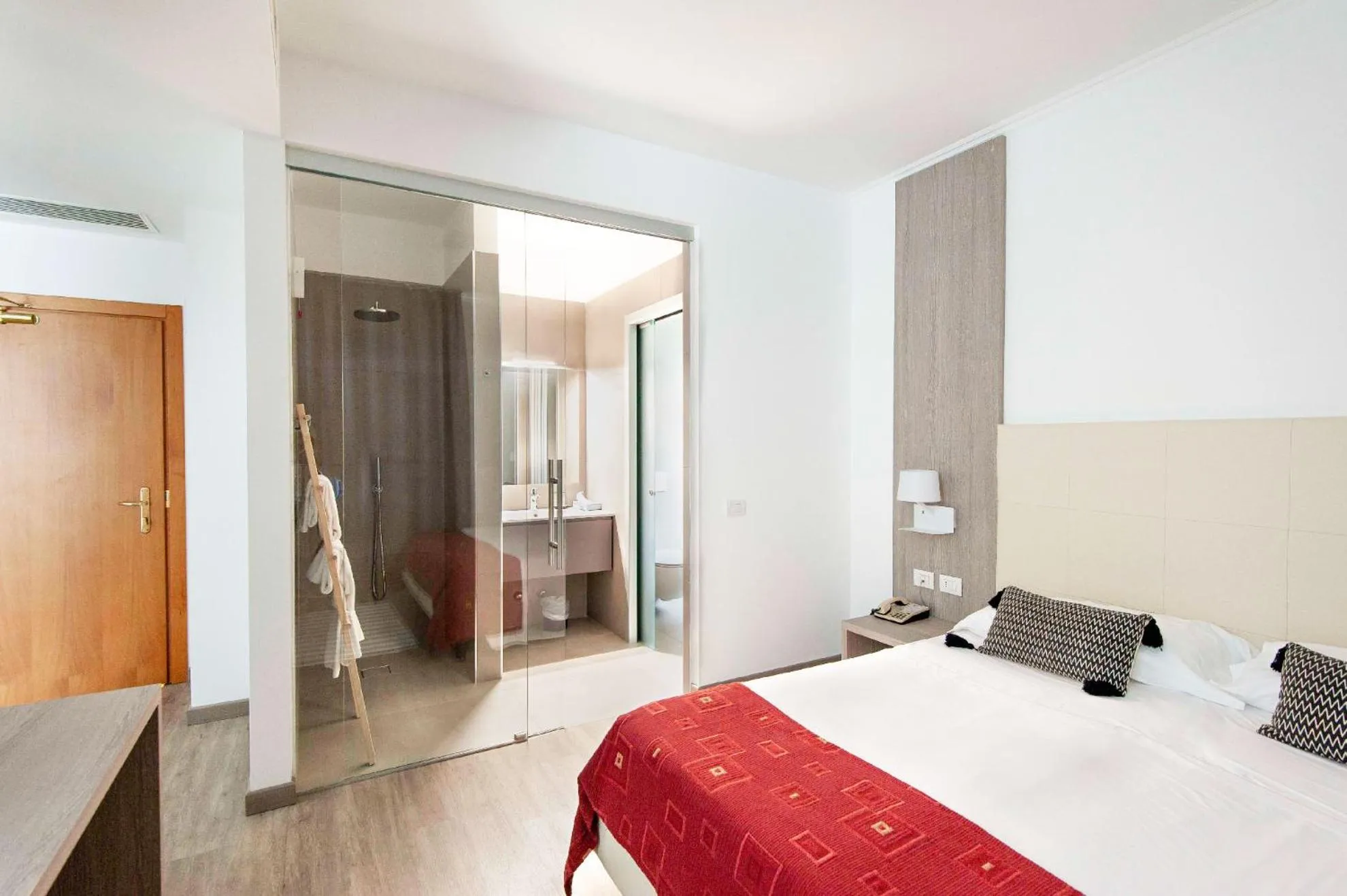 Photo of the whole room in Velòra ex Hotel Venezia