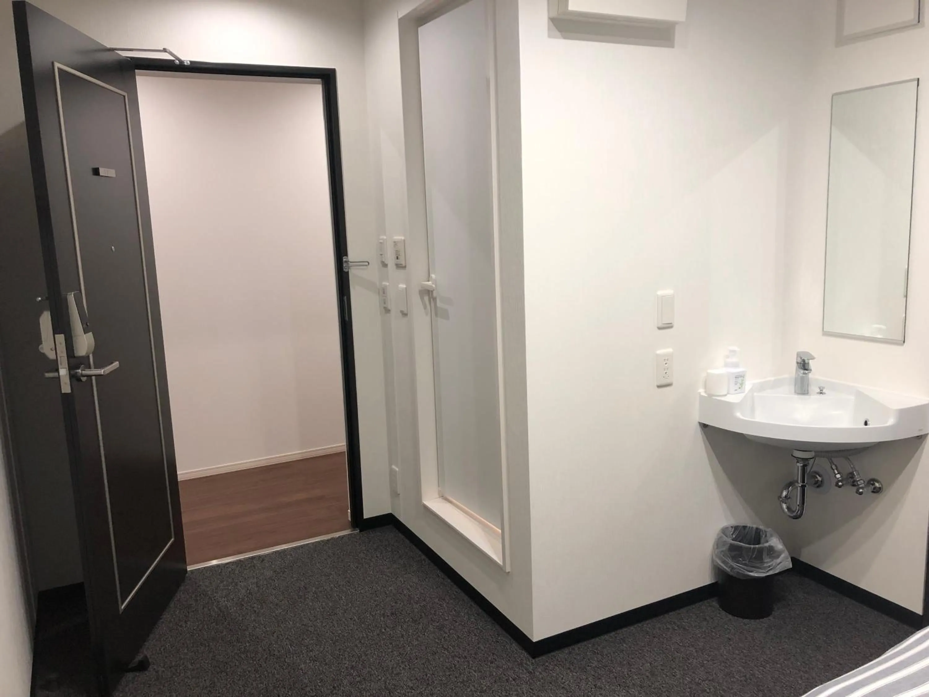 Photo of the whole room in Port House Shibuya