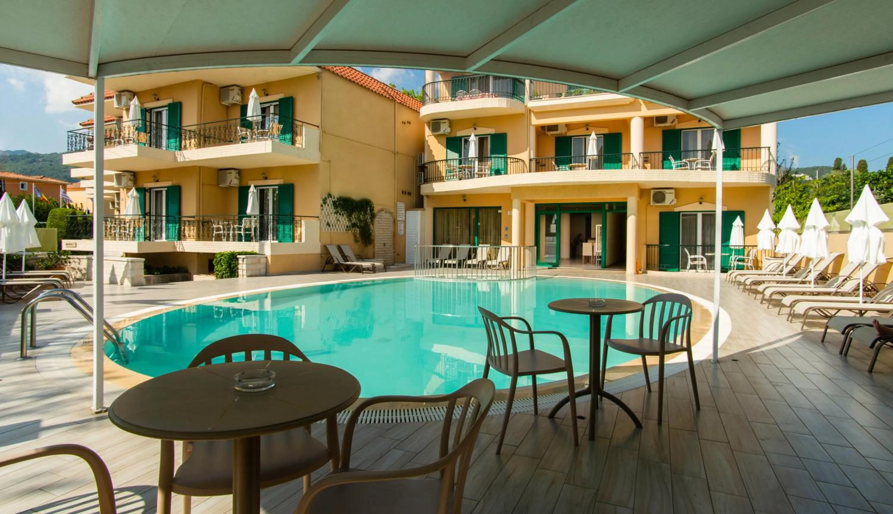 Konstantinos Hotel & Apartments I