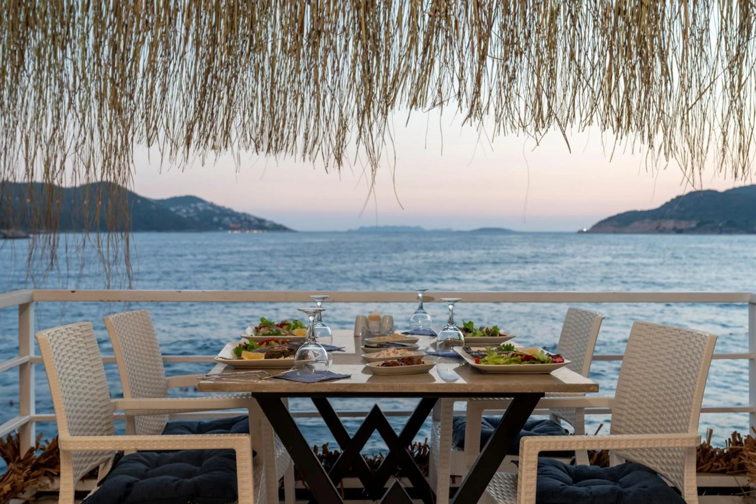 Restaurant/places to eat in Kas Marin Hotel