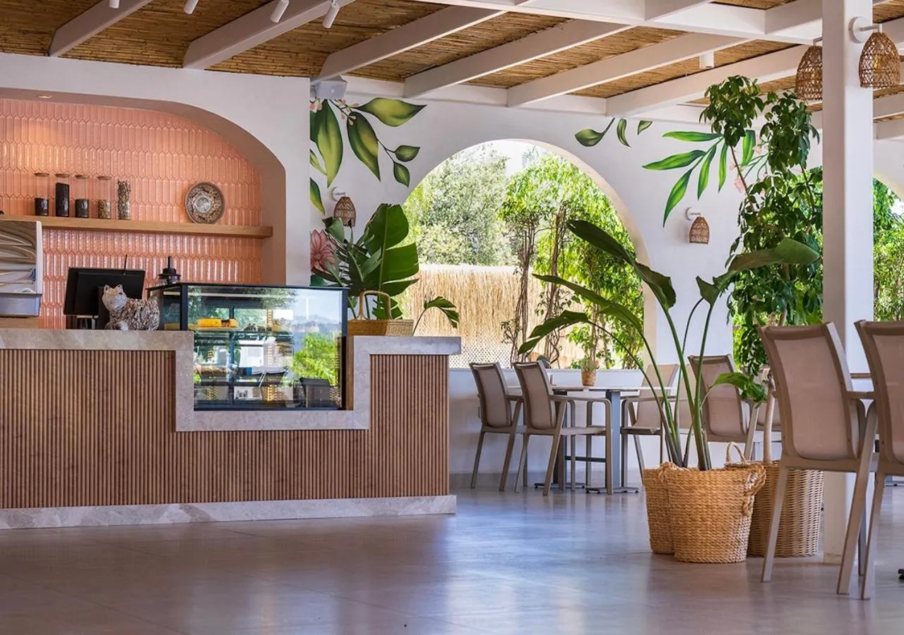 Restaurant/places to eat in Kas Marin Hotel