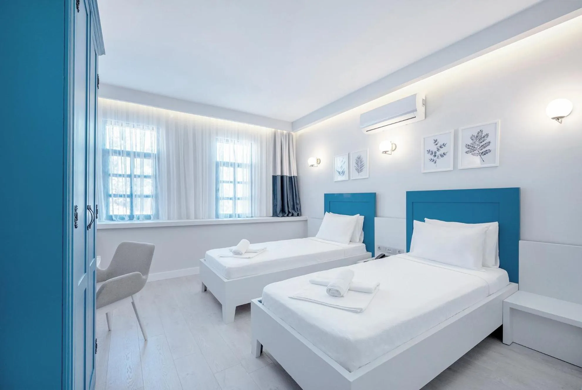 Photo of the whole room, Bed in Kas Marin Hotel